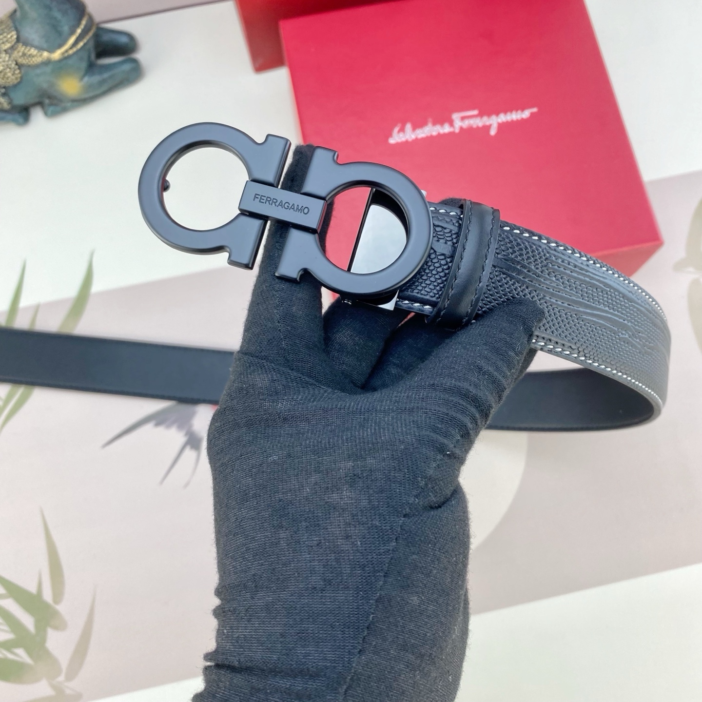 菲拉格慕💕 特种皮腰带系列 ，原厂五金精品不锈钢扣，手感柔软舒适 宽3.5CM。