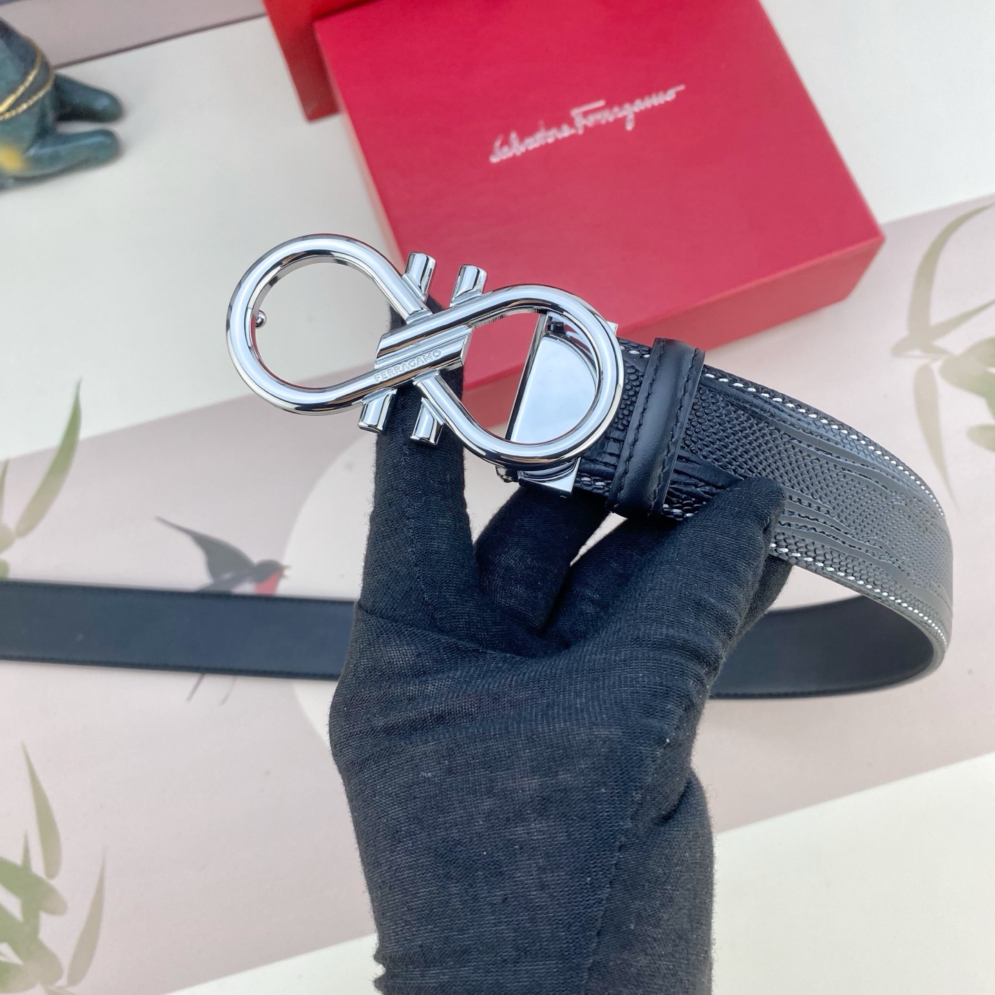 菲拉格慕💕 特种皮腰带系列 ，原厂五金精品不锈钢扣，手感柔软舒适 宽3.5CM。