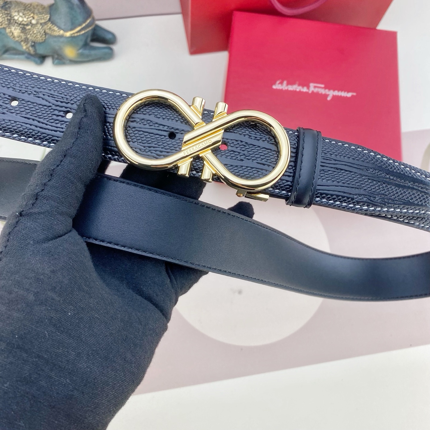 菲拉格慕💕 特种皮腰带系列 ，原厂五金精品不锈钢扣，手感柔软舒适 宽3.5CM。