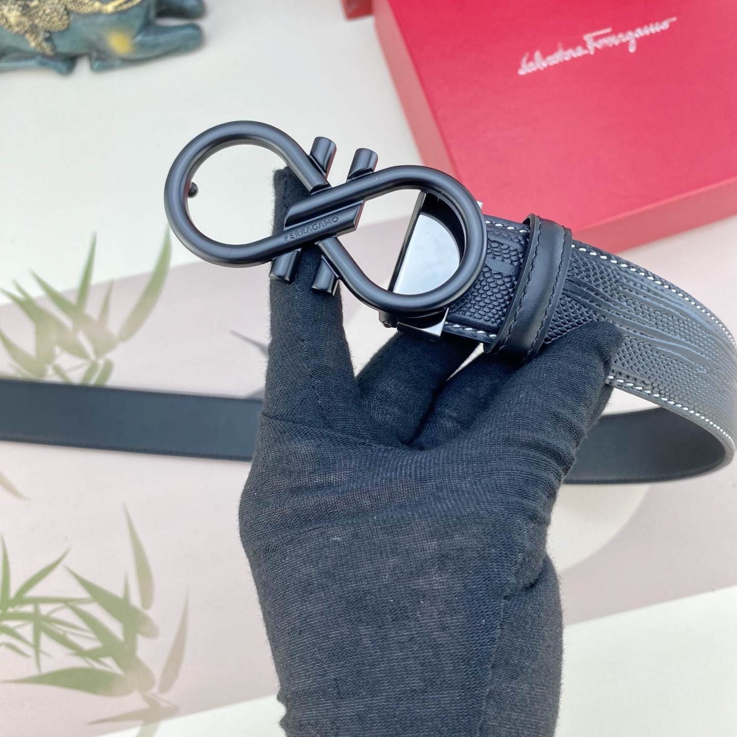 菲拉格慕💕 特种皮腰带系列 ，原厂五金精品不锈钢扣，手感柔软舒适 宽3.5CM。