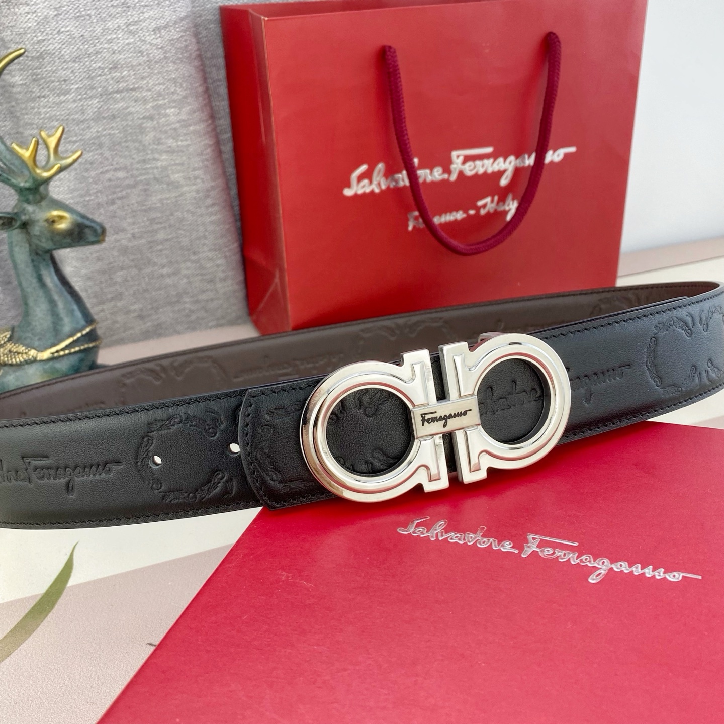 菲拉格慕💕 特种皮腰带系列 ，原厂五金精品不锈钢扣，手感柔软舒适 宽3.8CM。