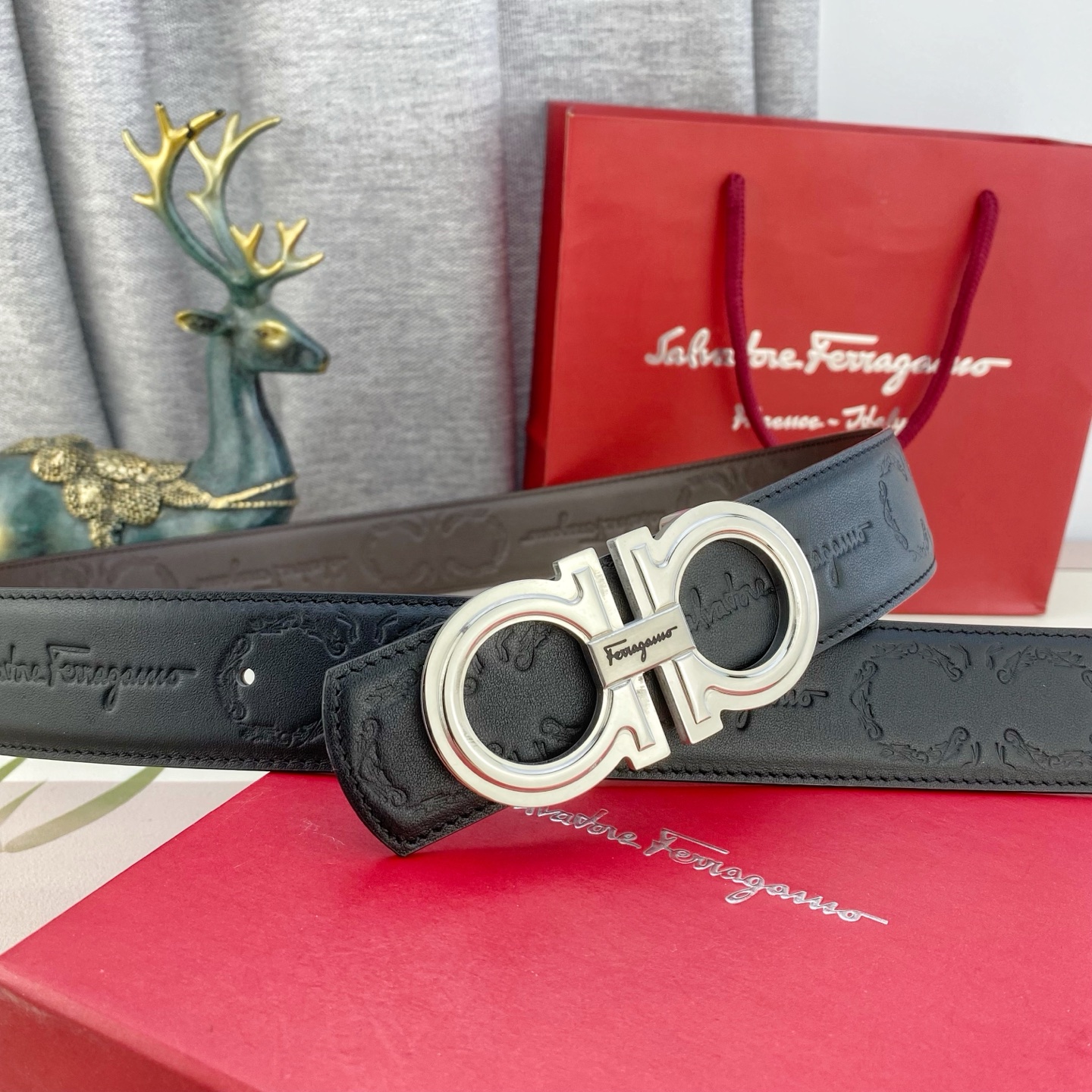 菲拉格慕💕 特种皮腰带系列 ，原厂五金精品不锈钢扣，手感柔软舒适 宽3.8CM。