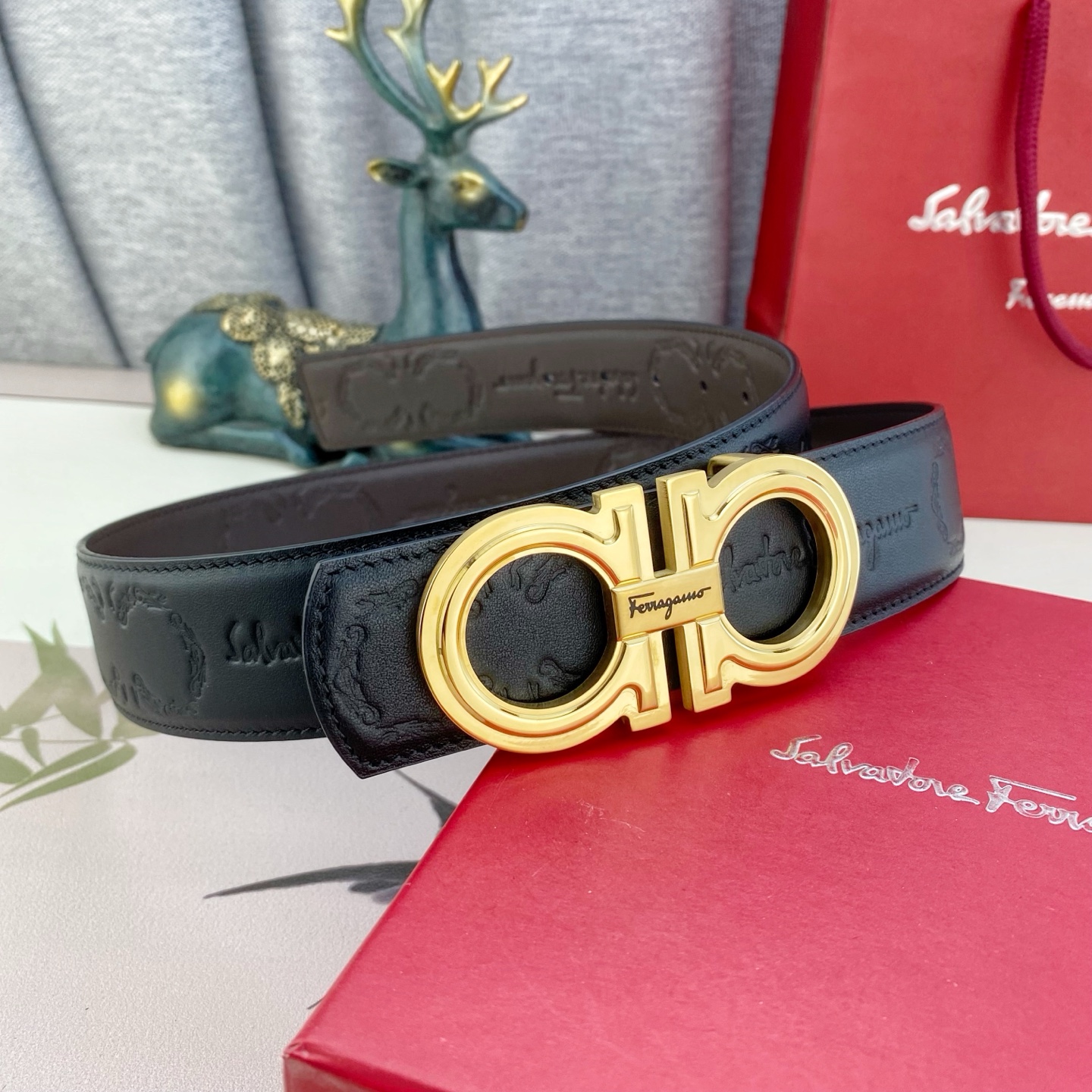 菲拉格慕💕 特种皮腰带系列 ，原厂五金精品不锈钢扣，手感柔软舒适 宽3.8CM。