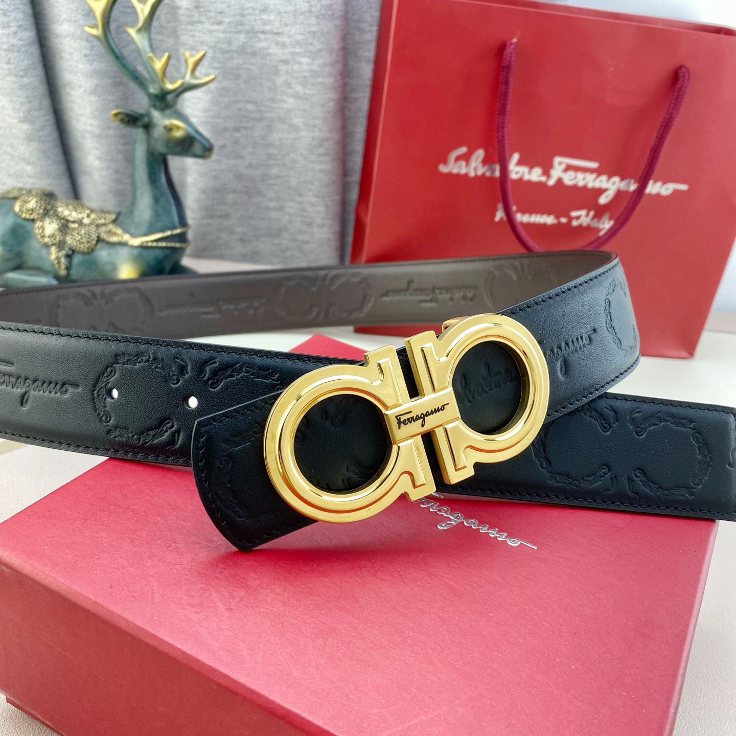 菲拉格慕💕 特种皮腰带系列 ，原厂五金精品不锈钢扣，手感柔软舒适 宽3.8CM。