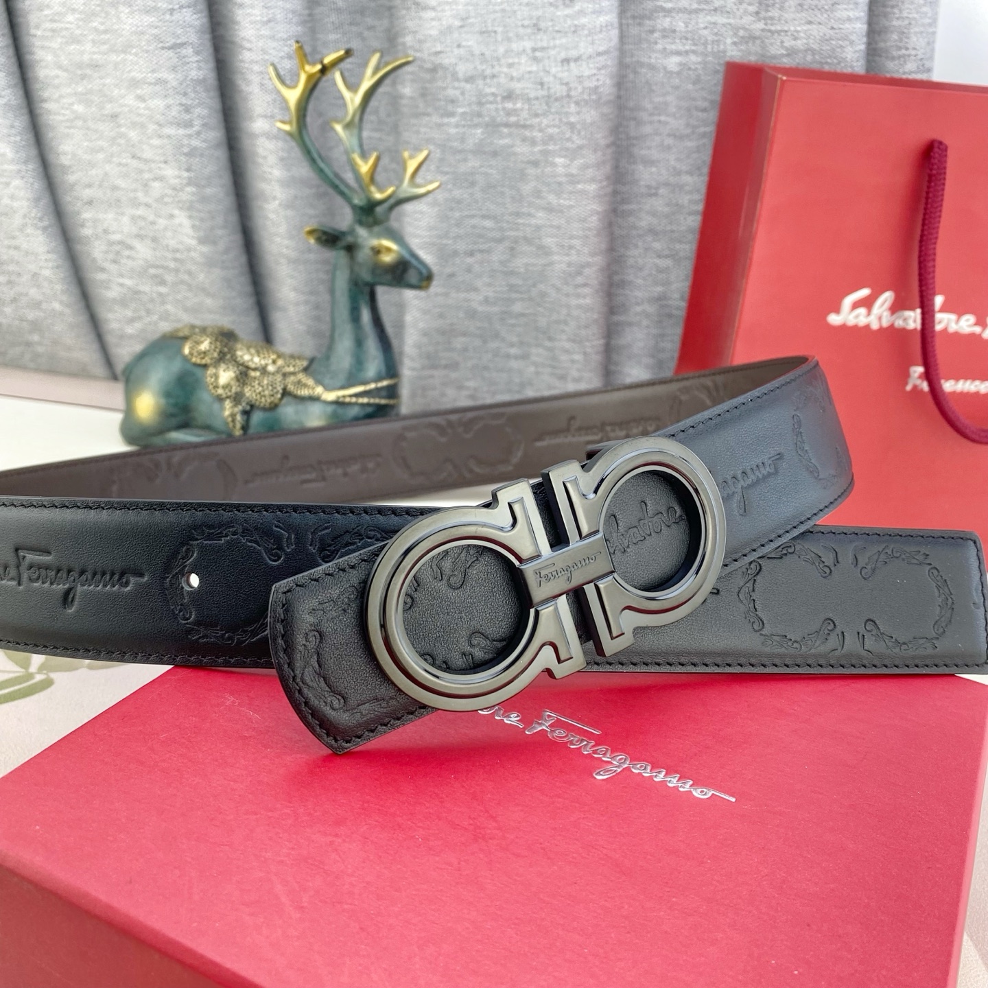 菲拉格慕💕 特种皮腰带系列 ，原厂五金精品不锈钢扣，手感柔软舒适 宽3.8CM。