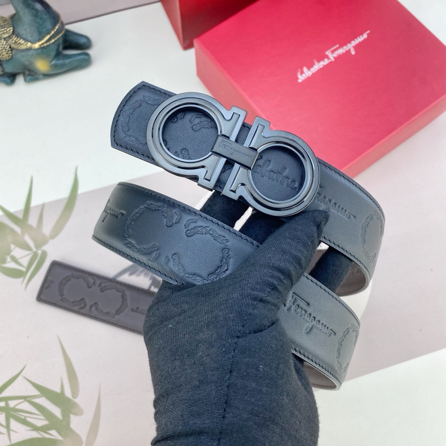 菲拉格慕💕 特种皮腰带系列 ，原厂五金精品不锈钢扣，手感柔软舒适 宽3.8CM。