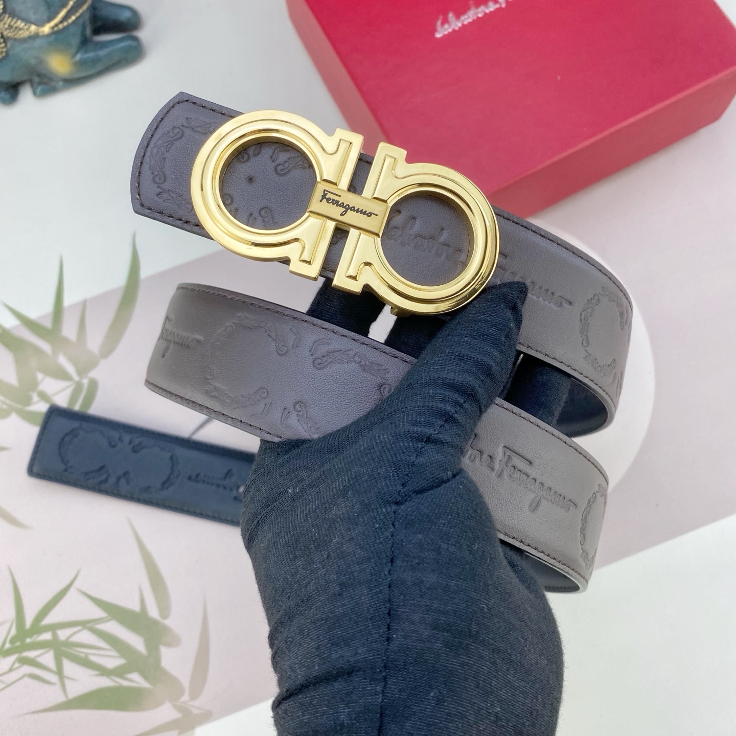 菲拉格慕💕 特种皮腰带系列 ，原厂五金精品不锈钢扣，手感柔软舒适 宽3.8CM。