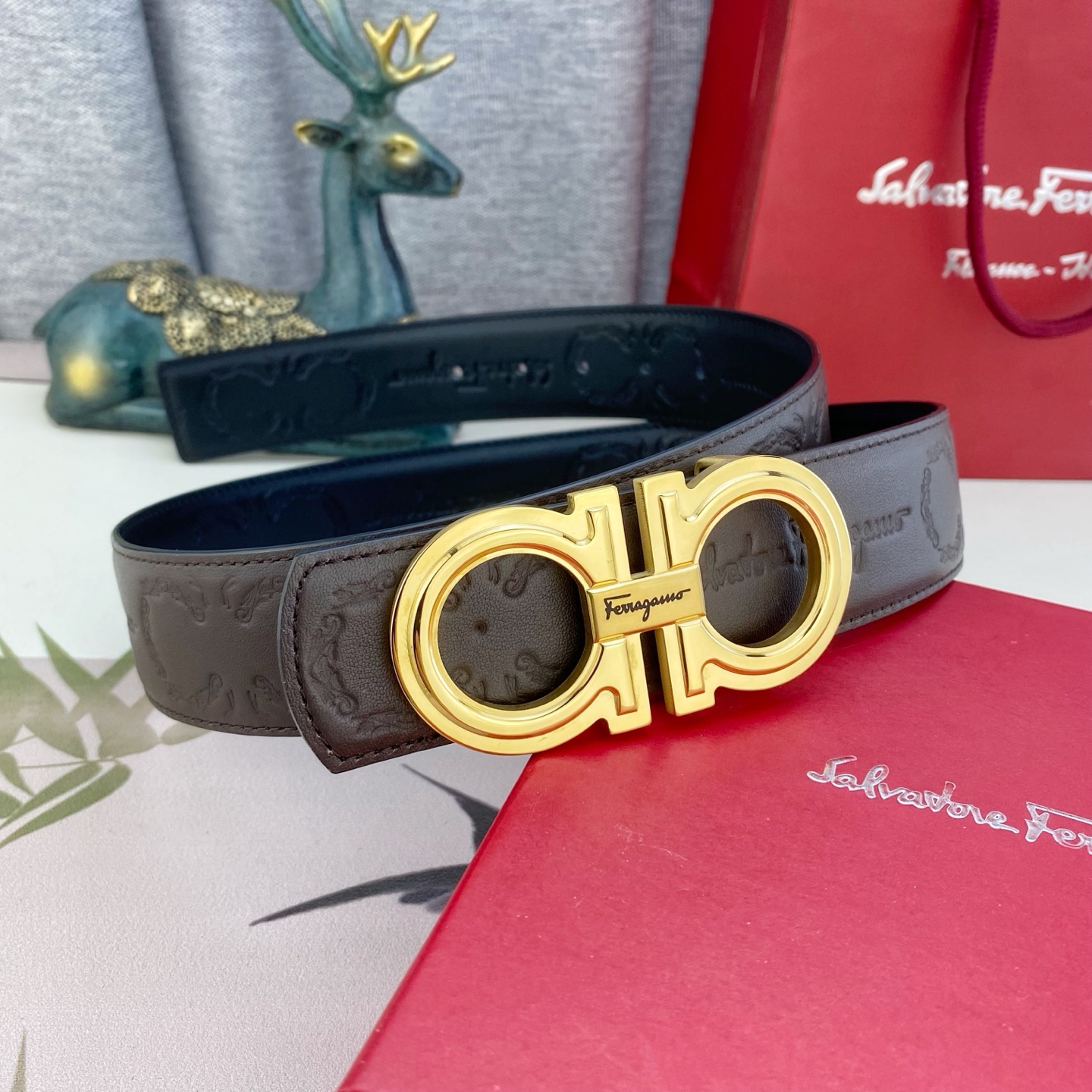 菲拉格慕💕 特种皮腰带系列 ，原厂五金精品不锈钢扣，手感柔软舒适 宽3.8CM。