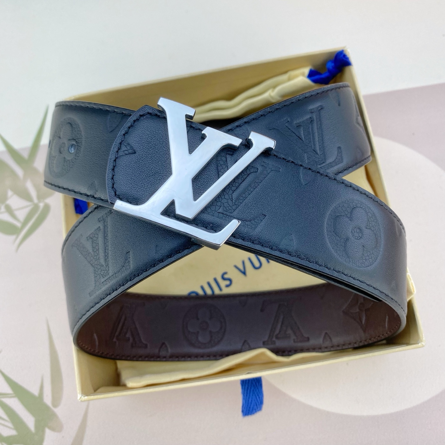 LV💕 特种皮腰带系列 ，原厂五金精品不锈钢扣，手感柔软舒适 宽3.8CM。