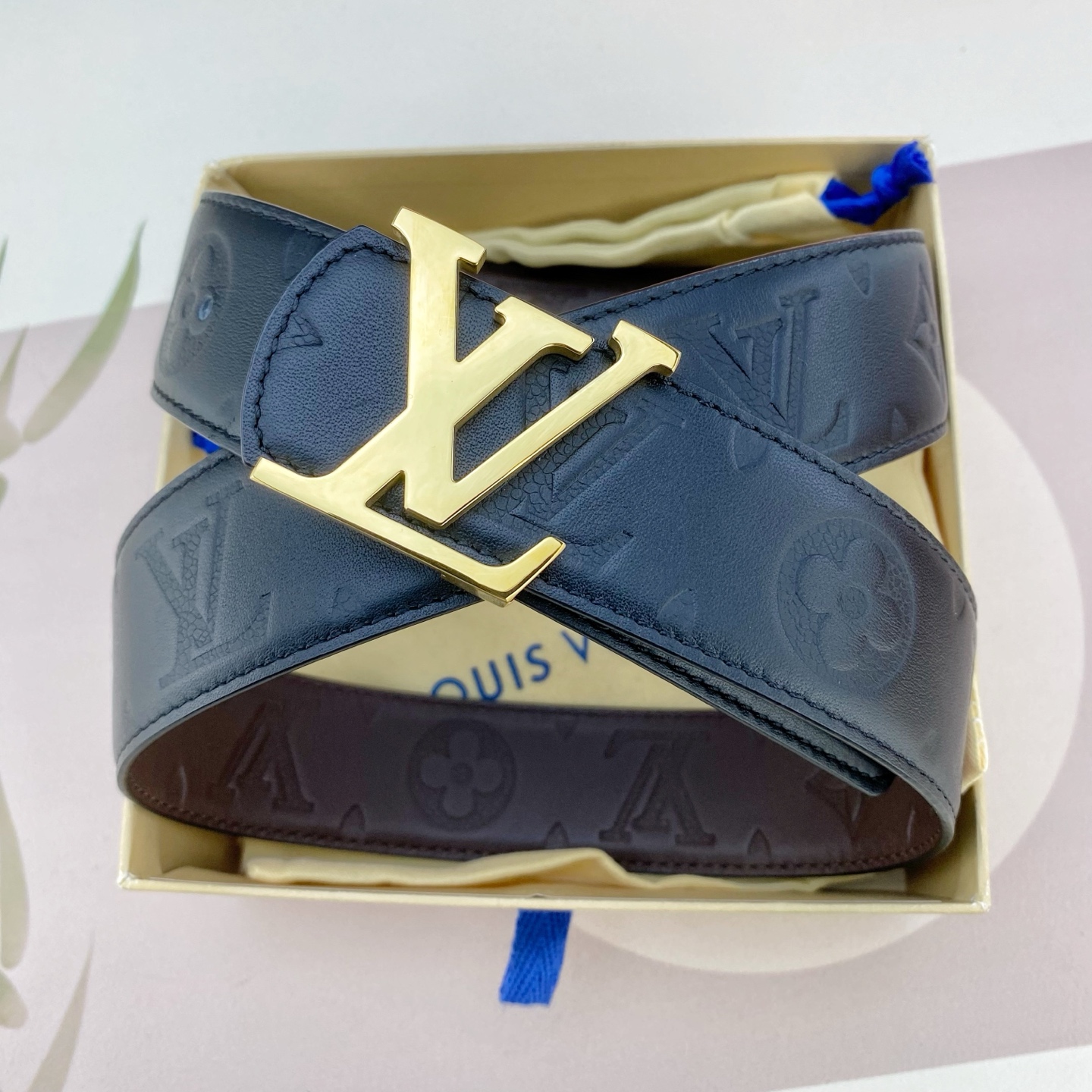 LV💕 特种皮腰带系列 ，原厂五金精品不锈钢扣，手感柔软舒适 宽3.8CM。