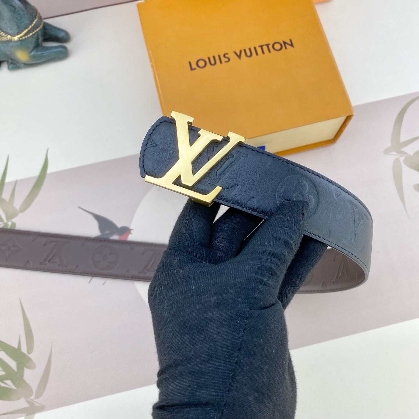LV💕 特种皮腰带系列 ，原厂五金精品不锈钢扣，手感柔软舒适 宽3.8CM。