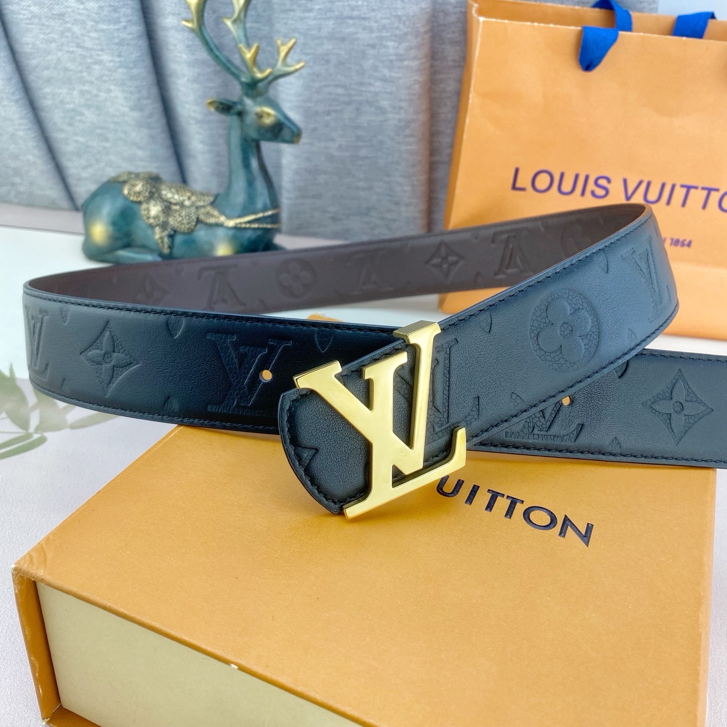 LV💕 特种皮腰带系列 ，原厂五金精品不锈钢扣，手感柔软舒适 宽3.8CM。
