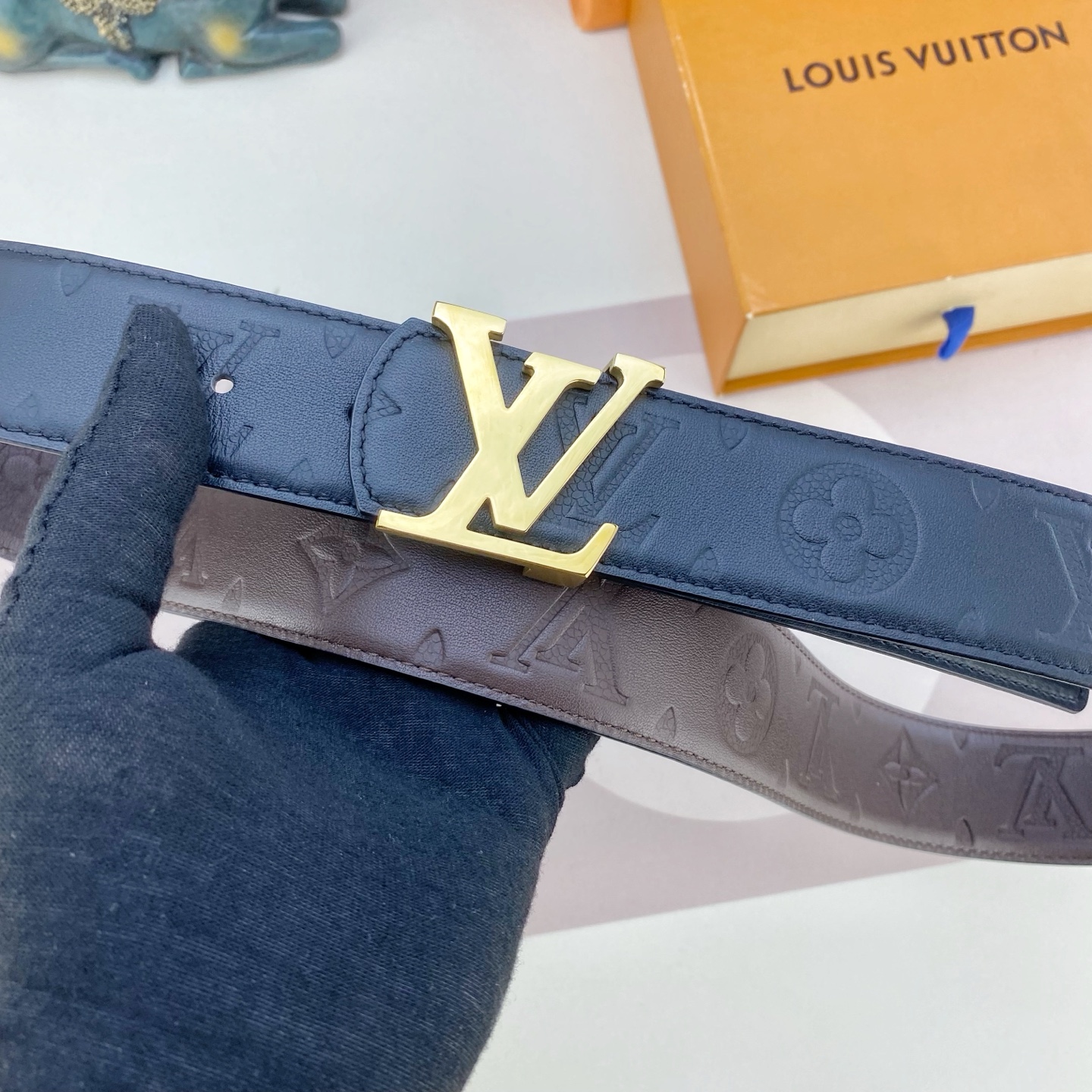 LV💕 特种皮腰带系列 ，原厂五金精品不锈钢扣，手感柔软舒适 宽3.8CM。