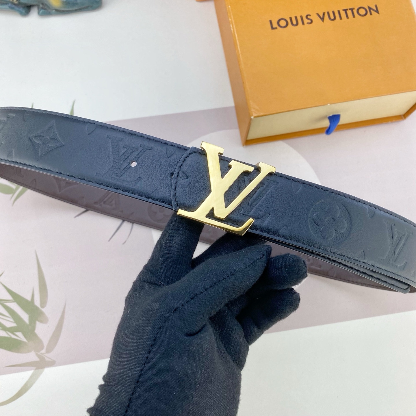 LV💕 特种皮腰带系列 ，原厂五金精品不锈钢扣，手感柔软舒适 宽3.8CM。