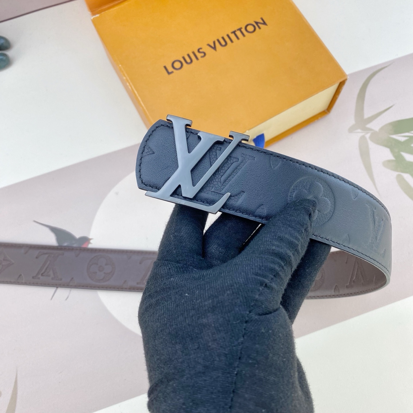 LV💕 特种皮腰带系列 ，原厂五金精品不锈钢扣，手感柔软舒适 宽3.8CM。