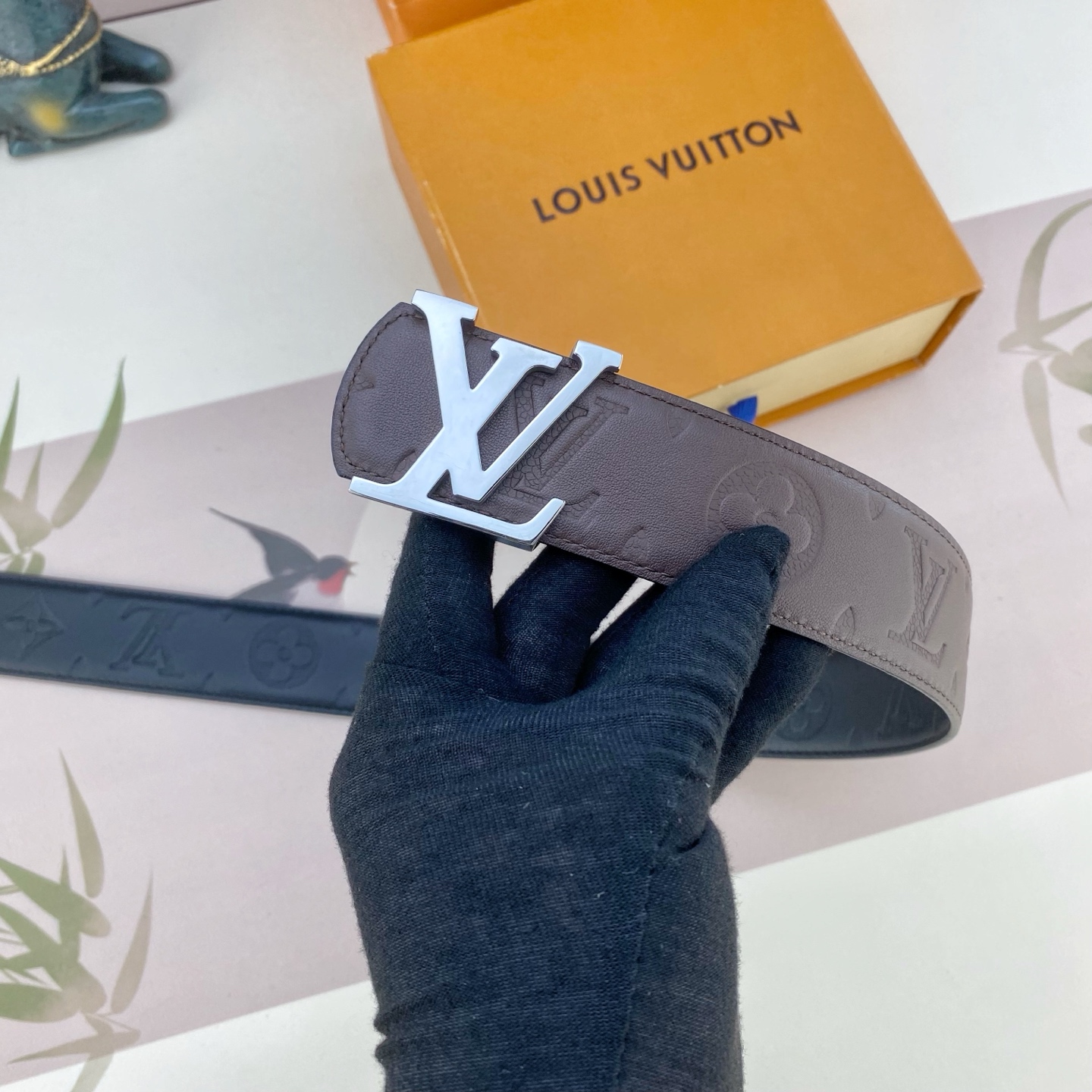 LV💕 特种皮腰带系列 ，原厂五金精品不锈钢扣，手感柔软舒适 宽3.8CM。