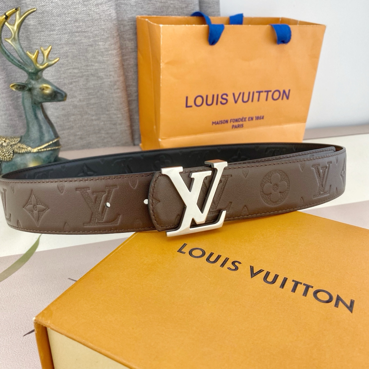 LV💕 特种皮腰带系列 ，原厂五金精品不锈钢扣，手感柔软舒适 宽3.8CM。