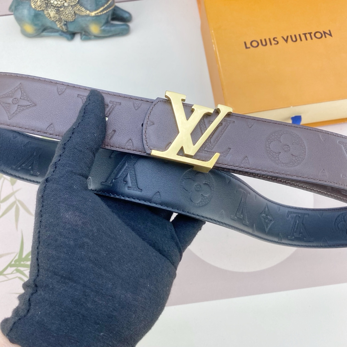 LV💕 特种皮腰带系列 ，原厂五金精品不锈钢扣，手感柔软舒适 宽3.8CM。