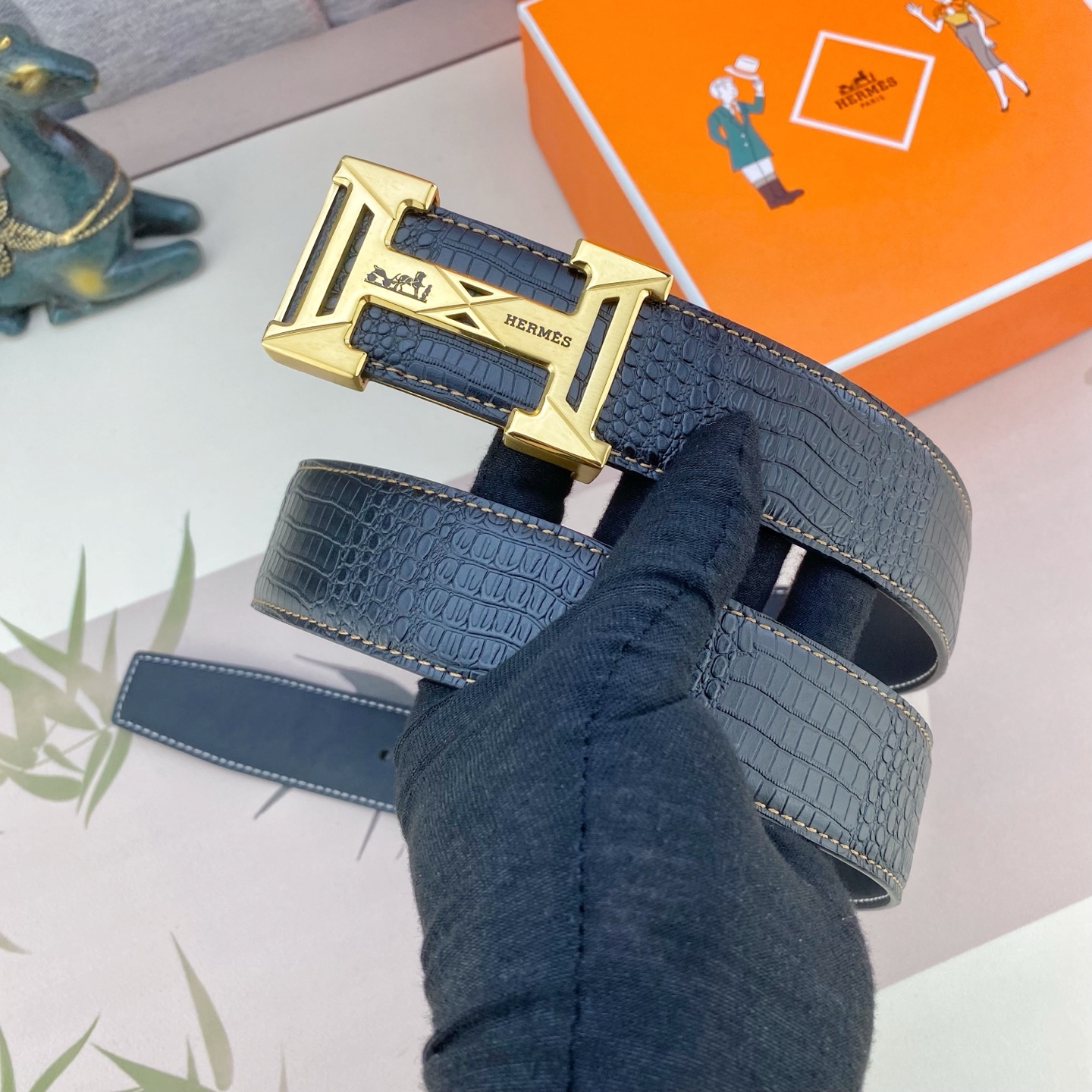 爱马仕💕 特种皮腰带系列 ，原厂五金精品不锈钢扣，手感柔软舒适 宽3.8CM。