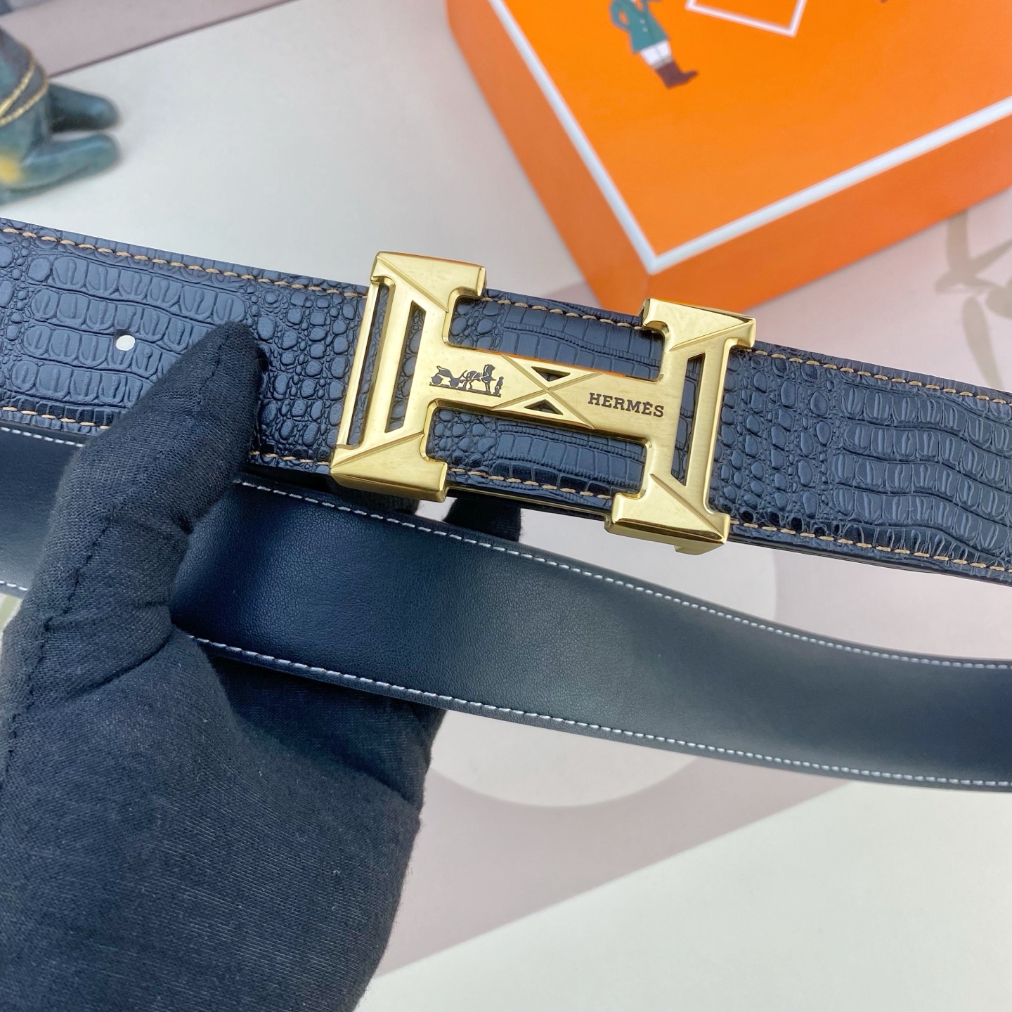 爱马仕💕 特种皮腰带系列 ，原厂五金精品不锈钢扣，手感柔软舒适 宽3.8CM。