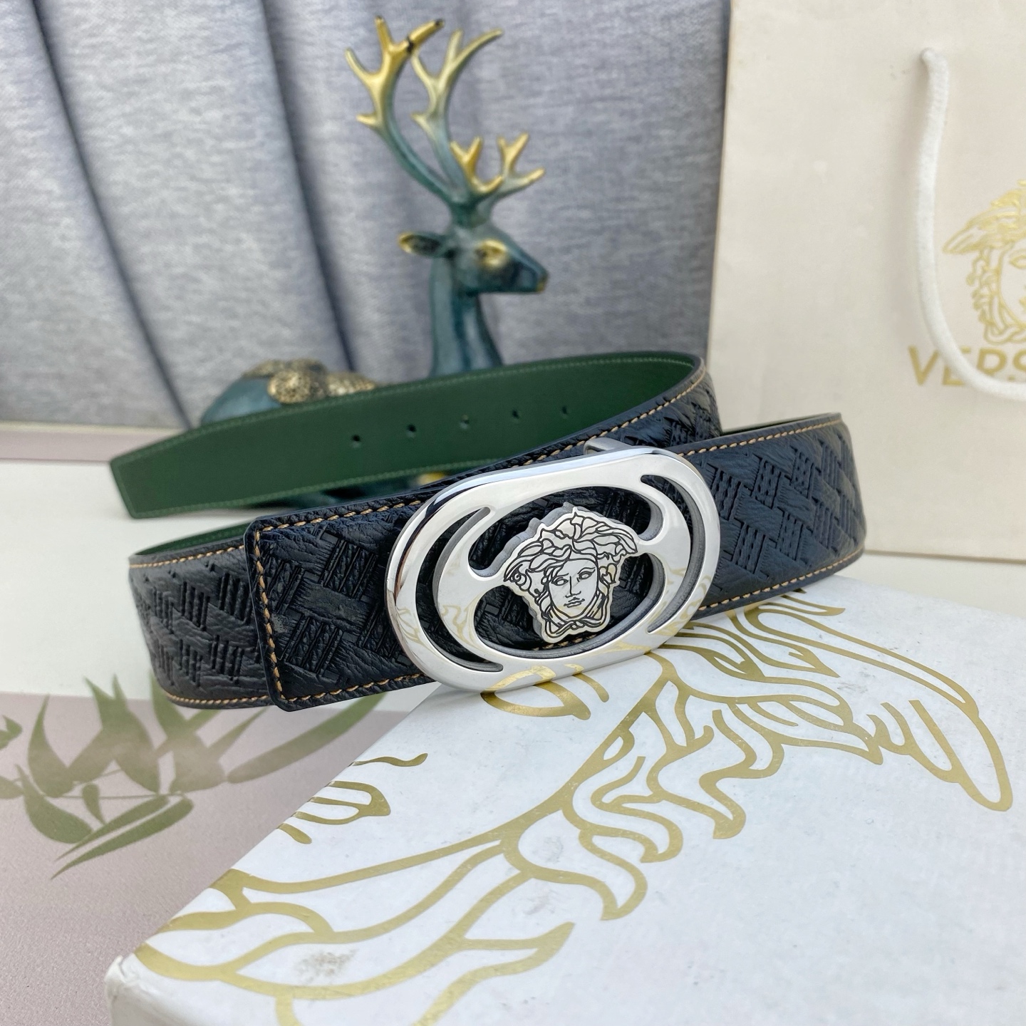 范思哲💕 特种皮腰带系列 ，原厂五金精品不锈钢扣，手感柔软舒适 宽3.8CM。