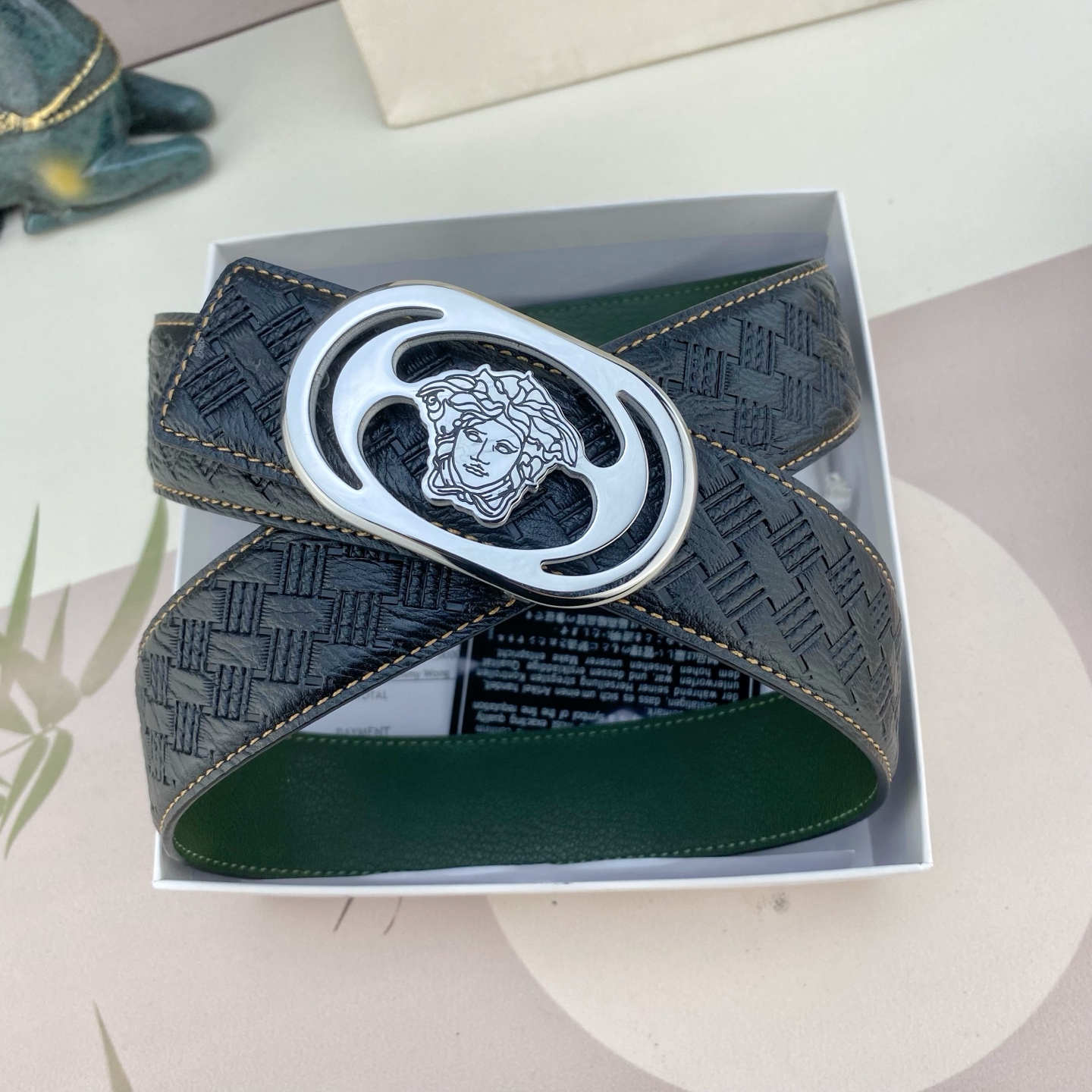 范思哲💕 特种皮腰带系列 ，原厂五金精品不锈钢扣，手感柔软舒适 宽3.8CM。