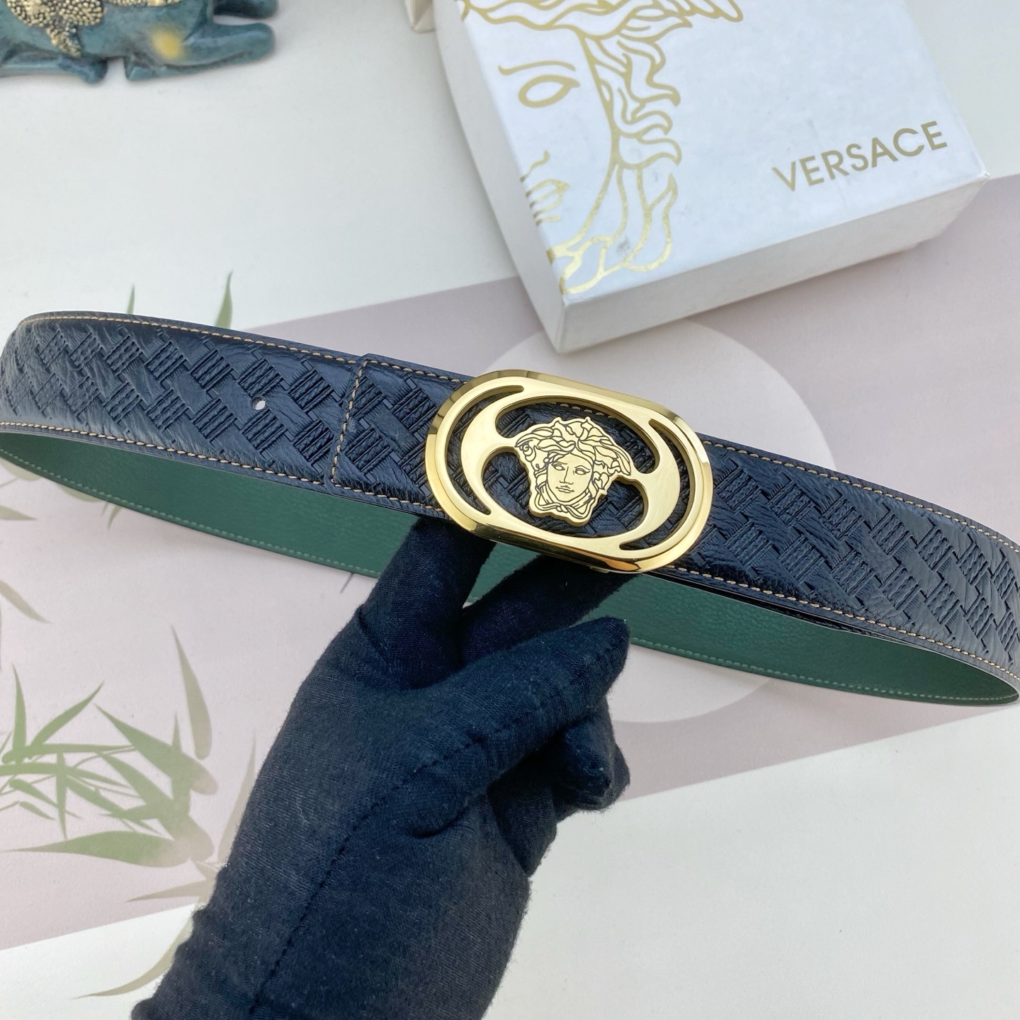 范思哲💕 特种皮腰带系列 ，原厂五金精品不锈钢扣，手感柔软舒适 宽3.8CM。