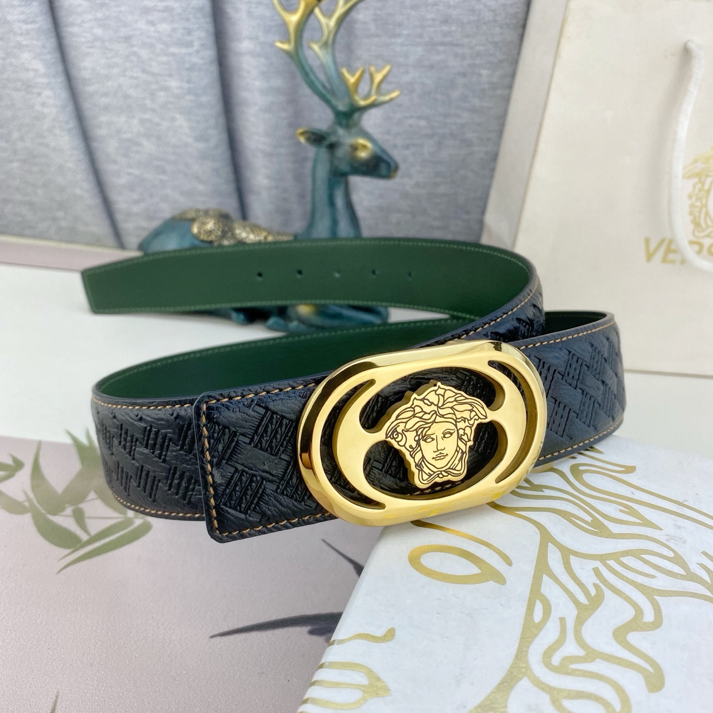 范思哲💕 特种皮腰带系列 ，原厂五金精品不锈钢扣，手感柔软舒适 宽3.8CM。