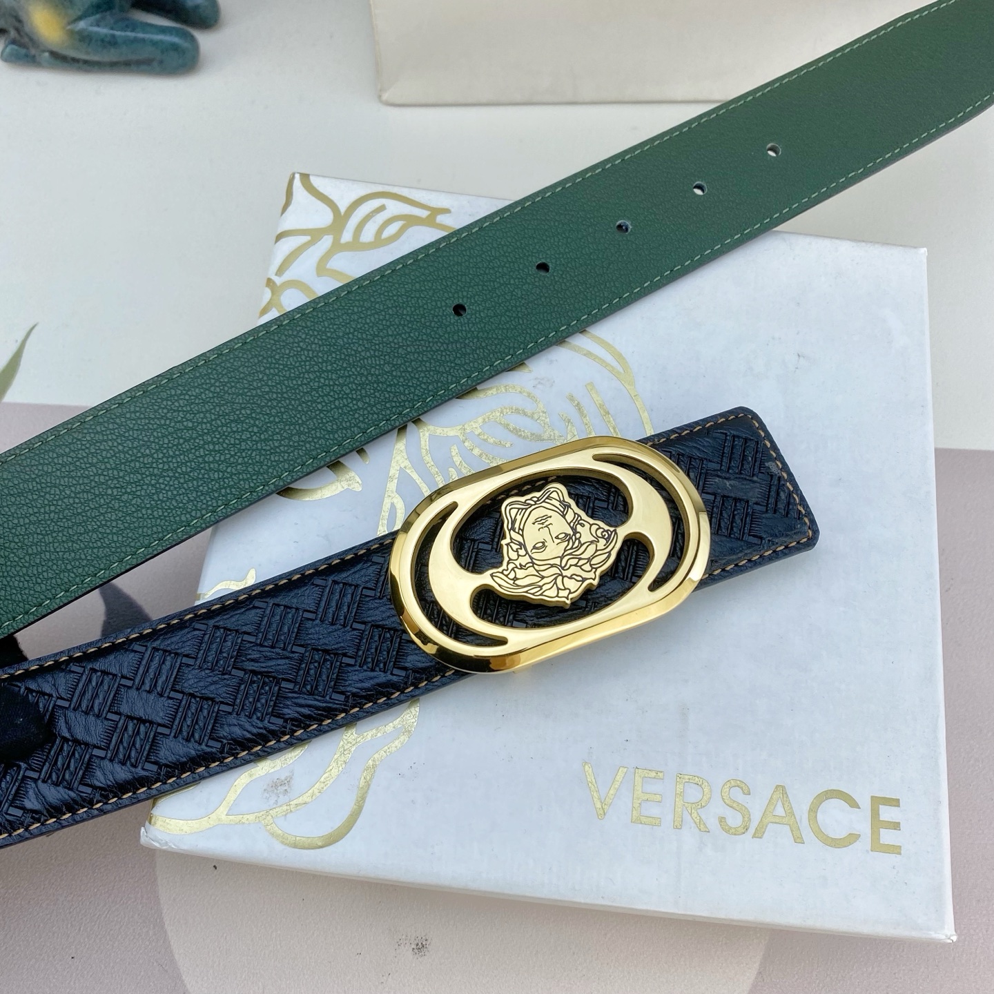 范思哲💕 特种皮腰带系列 ，原厂五金精品不锈钢扣，手感柔软舒适 宽3.8CM。