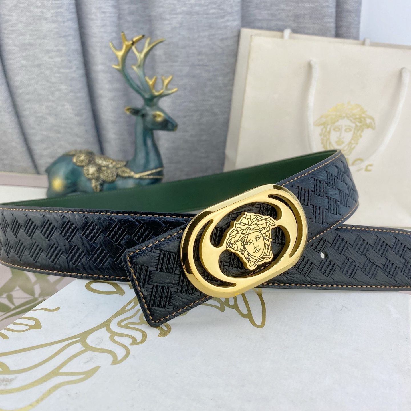 范思哲💕 特种皮腰带系列 ，原厂五金精品不锈钢扣，手感柔软舒适 宽3.8CM。