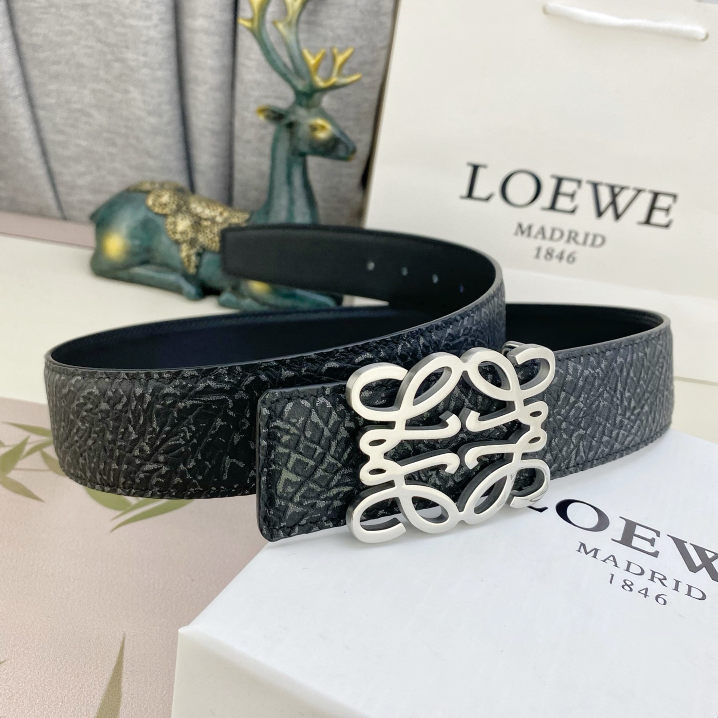 罗意威💕 特种皮腰带系列 ，原厂五金精品不锈钢扣，手感柔软舒适 宽3.8CM。