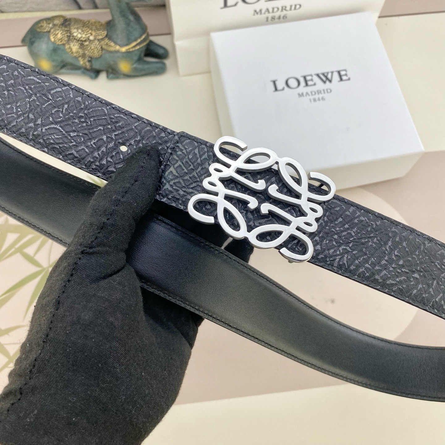 罗意威💕 特种皮腰带系列 ，原厂五金精品不锈钢扣，手感柔软舒适 宽3.8CM。