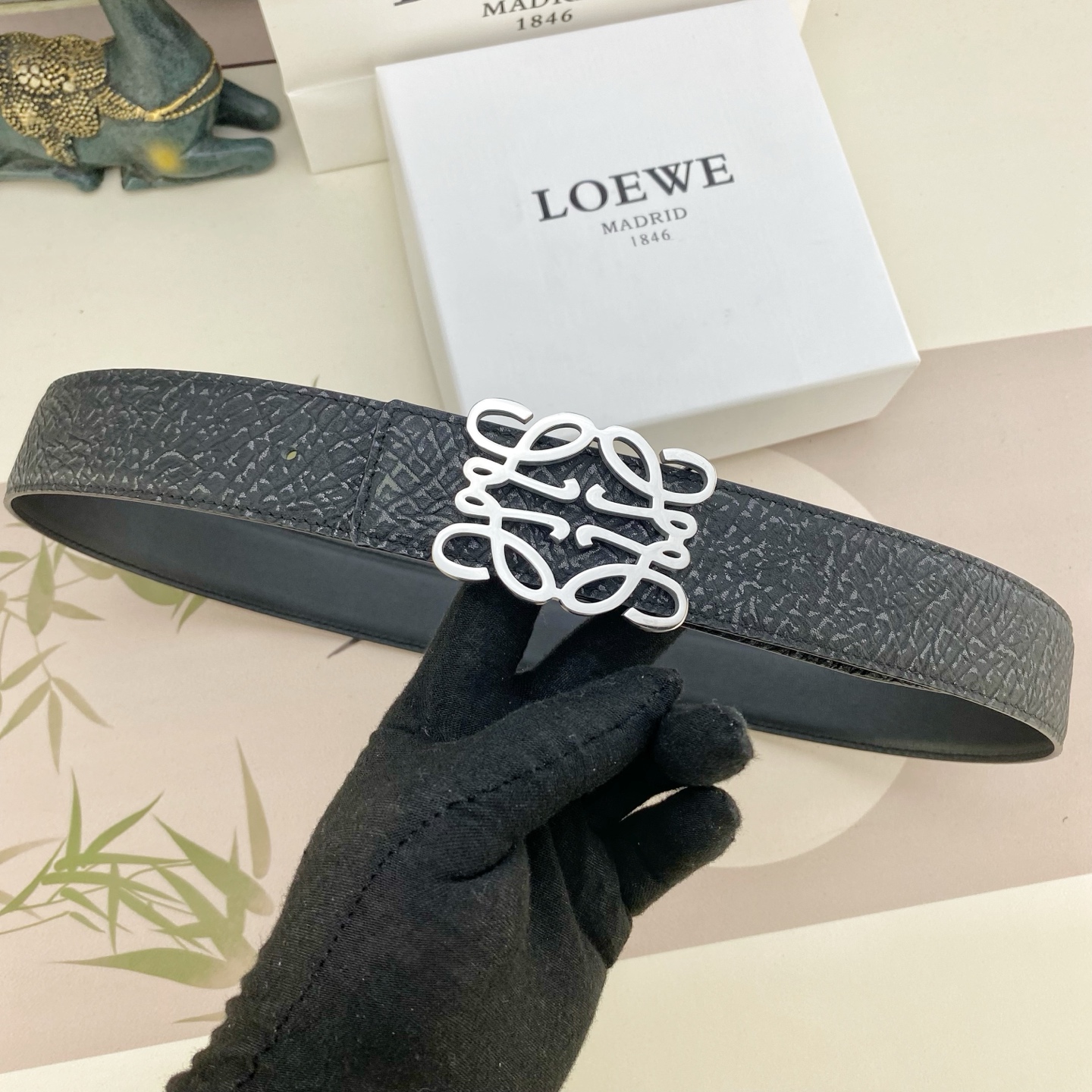 罗意威💕 特种皮腰带系列 ，原厂五金精品不锈钢扣，手感柔软舒适 宽3.8CM。