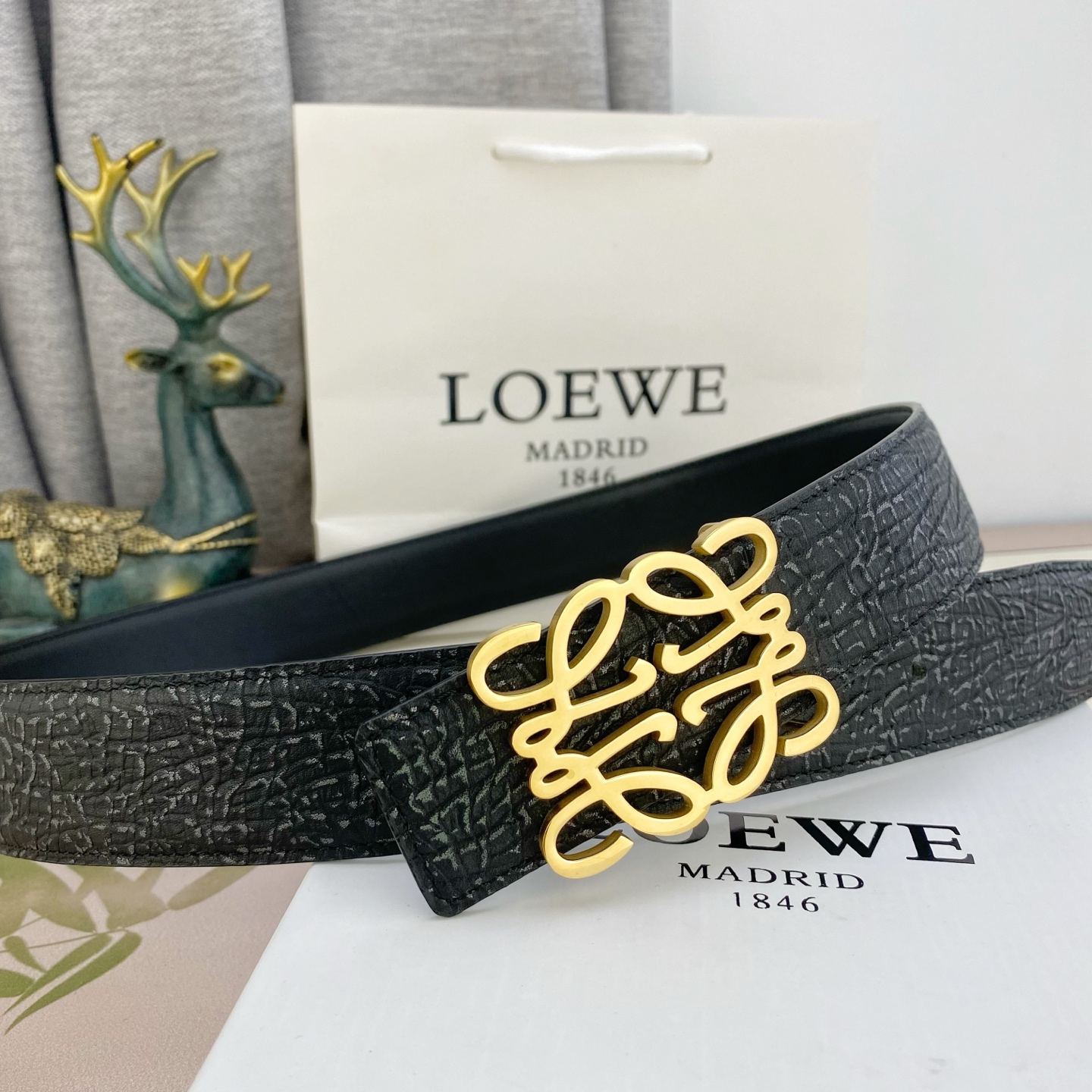 罗意威💕 特种皮腰带系列 ，原厂五金精品不锈钢扣，手感柔软舒适 宽3.8CM。