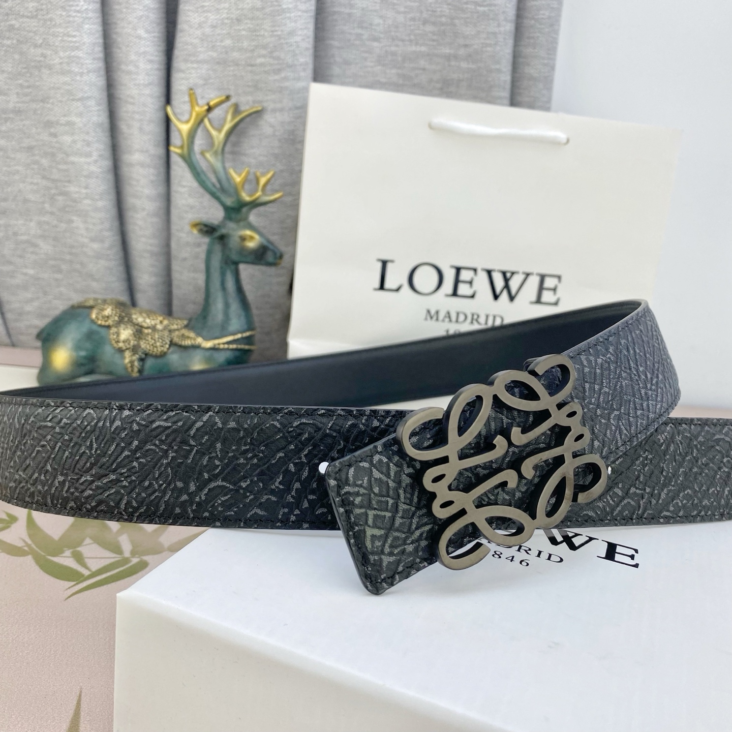 罗意威💕 特种皮腰带系列 ，原厂五金精品不锈钢扣，手感柔软舒适 宽3.8CM。