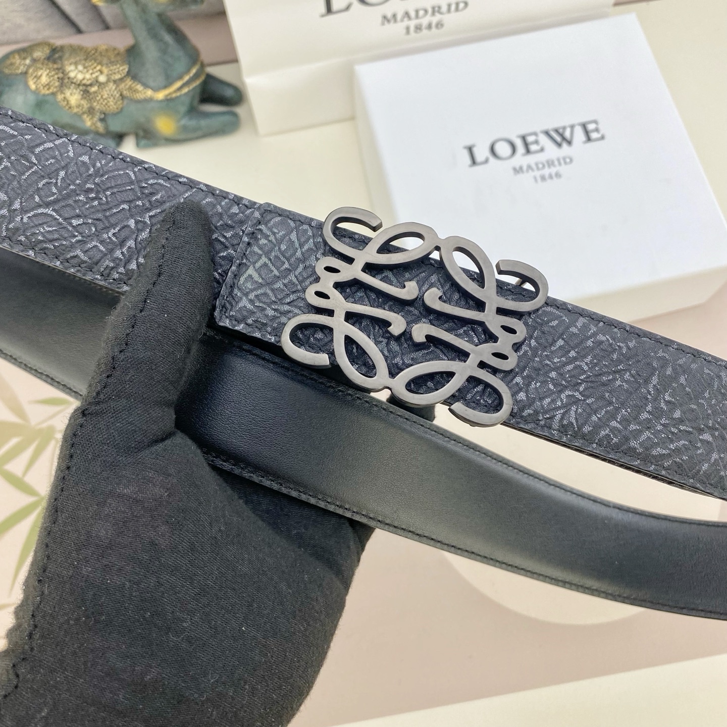 罗意威💕 特种皮腰带系列 ，原厂五金精品不锈钢扣，手感柔软舒适 宽3.8CM。