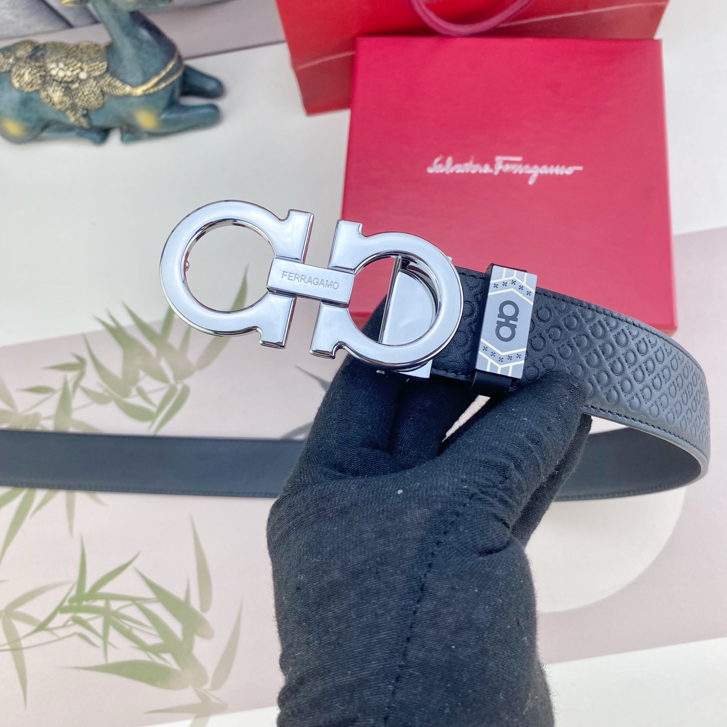 菲拉格慕💕 特种皮腰带系列 ，原厂五金精品不锈钢扣，手感柔软舒适 宽3.5CM。