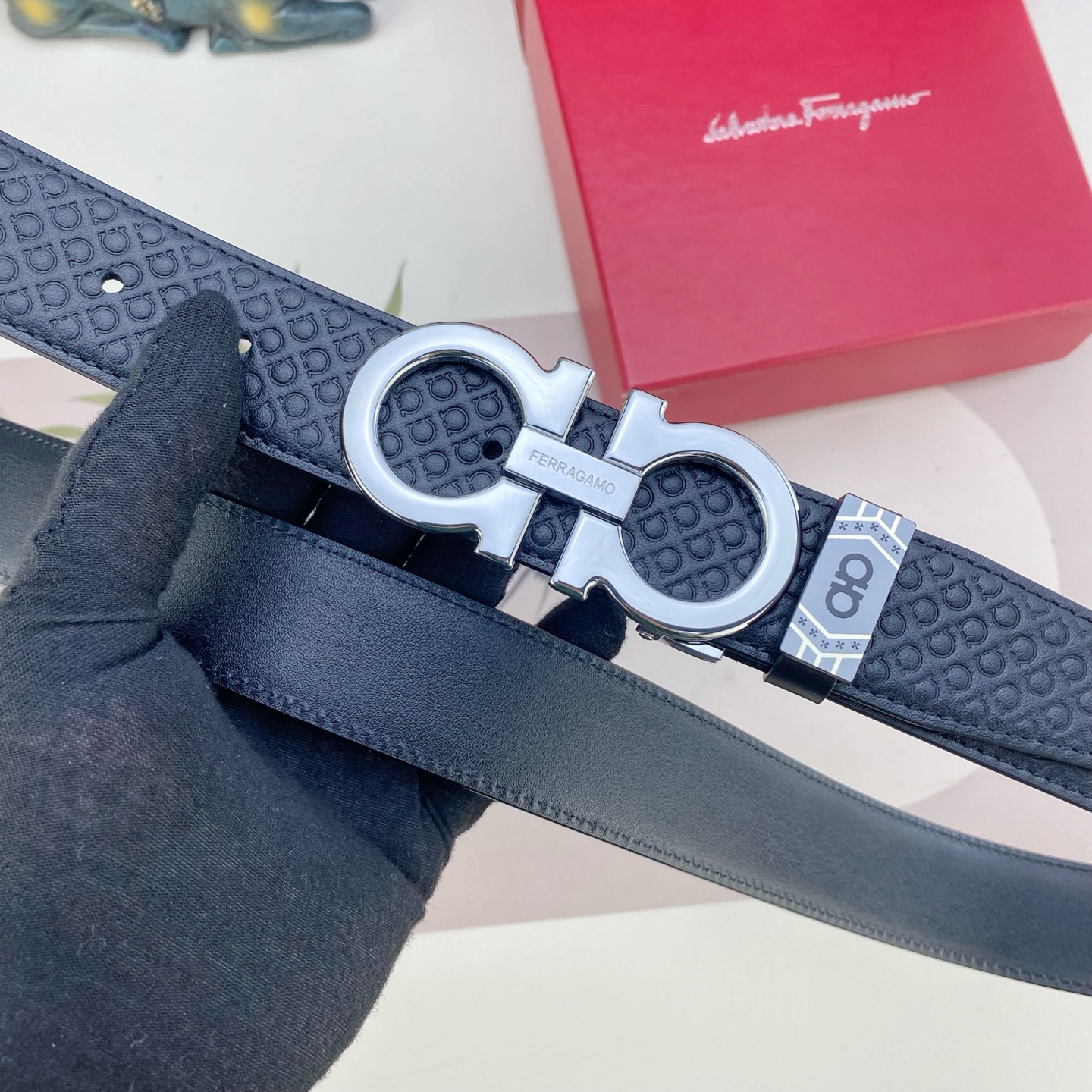 菲拉格慕💕 特种皮腰带系列 ，原厂五金精品不锈钢扣，手感柔软舒适 宽3.5CM。