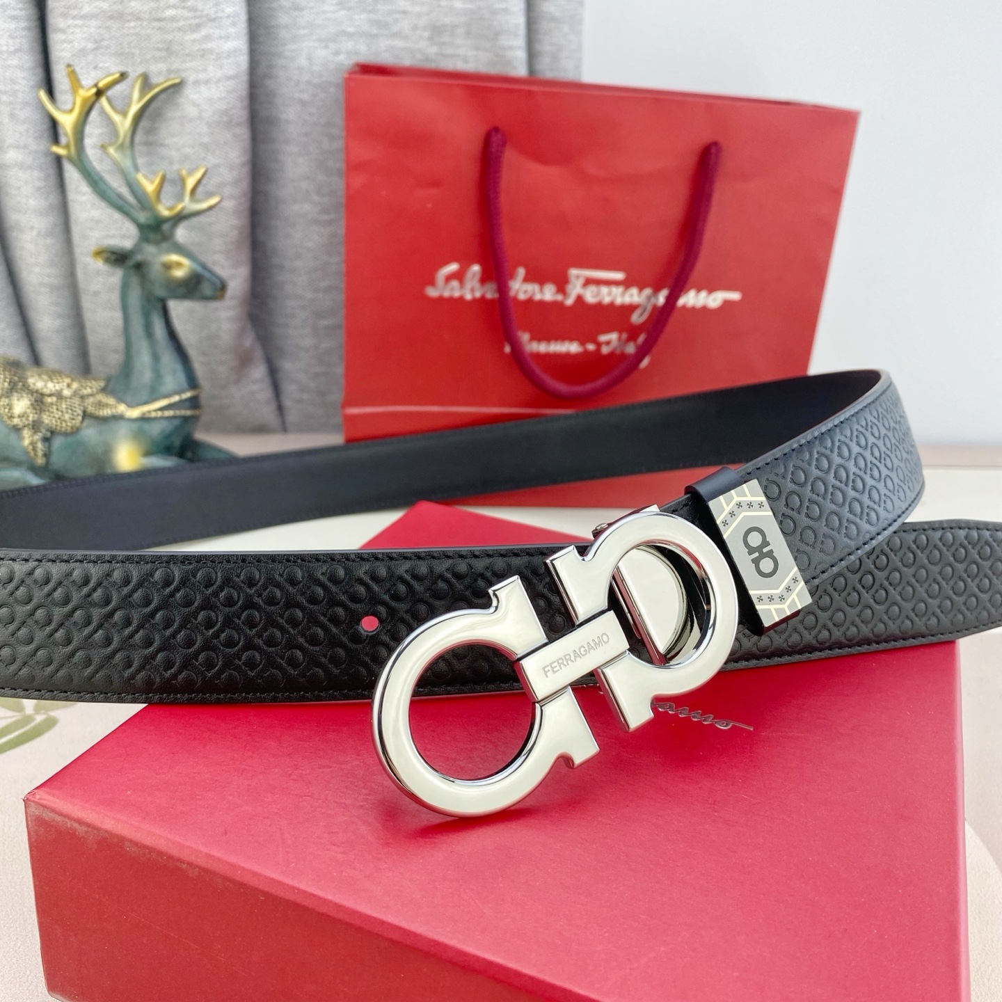 菲拉格慕💕 特种皮腰带系列 ，原厂五金精品不锈钢扣，手感柔软舒适 宽3.5CM。