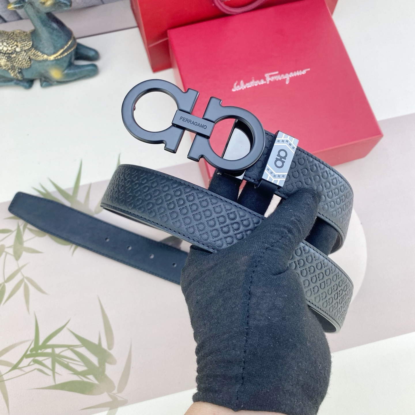 菲拉格慕💕 特种皮腰带系列 ，原厂五金精品不锈钢扣，手感柔软舒适 宽3.5CM。