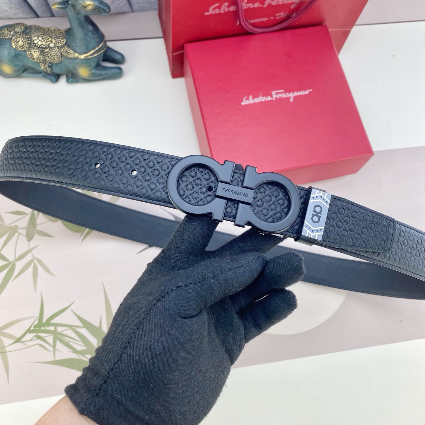 菲拉格慕💕 特种皮腰带系列 ，原厂五金精品不锈钢扣，手感柔软舒适 宽3.5CM。