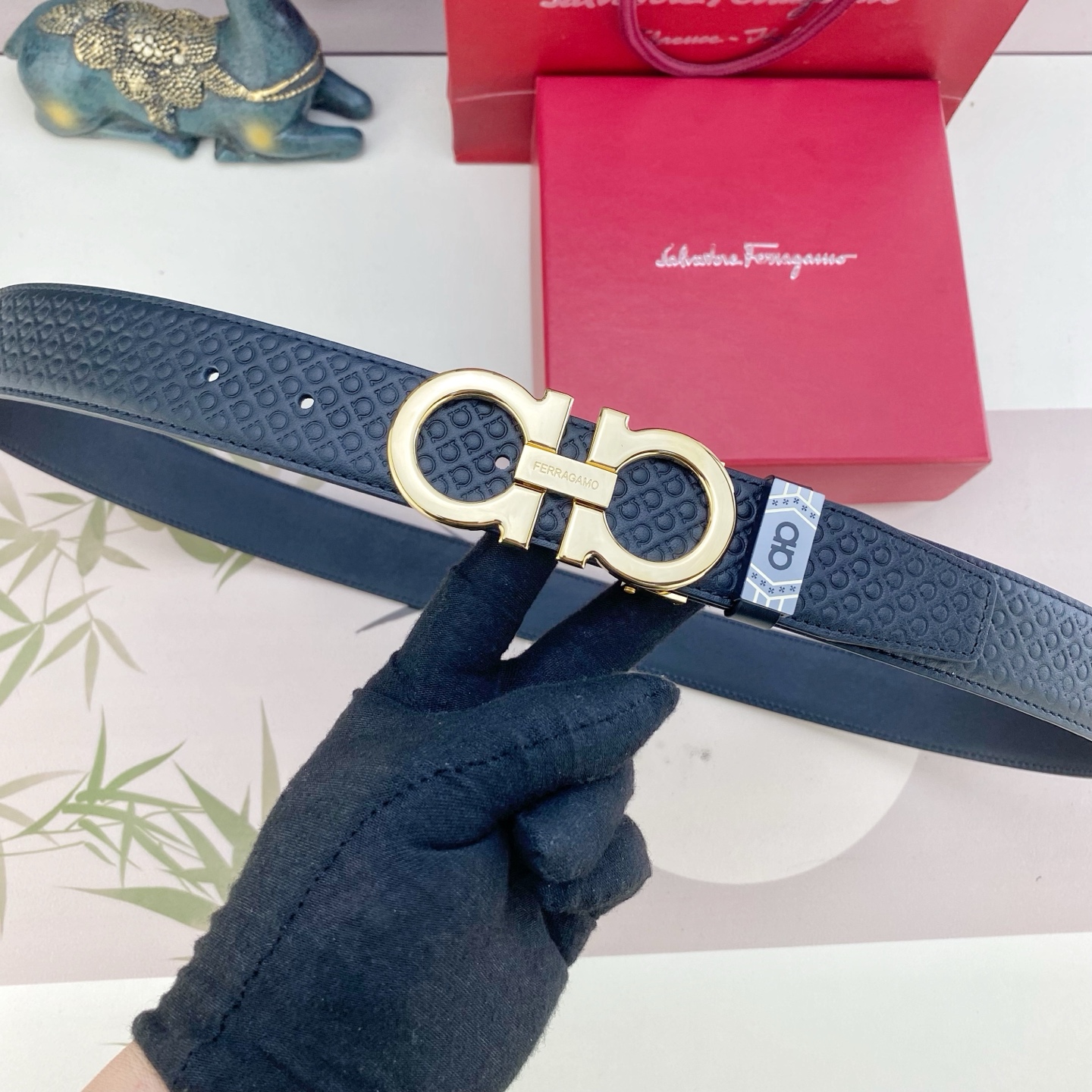 菲拉格慕💕 特种皮腰带系列 ，原厂五金精品不锈钢扣，手感柔软舒适 宽3.5CM。