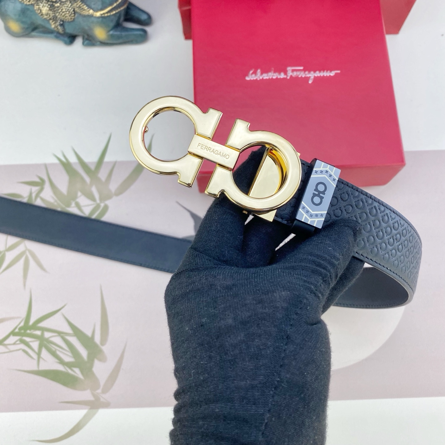 菲拉格慕💕 特种皮腰带系列 ，原厂五金精品不锈钢扣，手感柔软舒适 宽3.5CM。