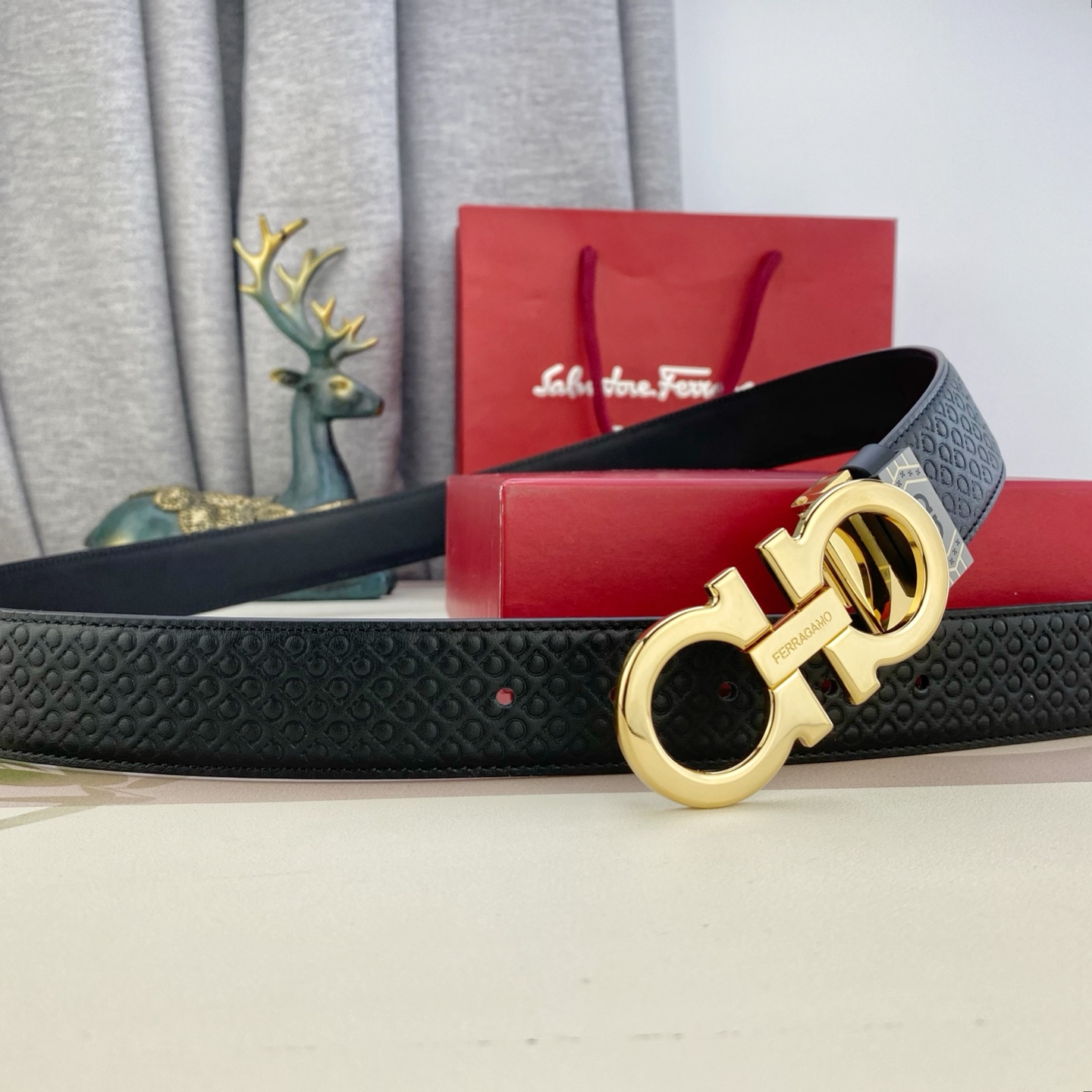 菲拉格慕💕 特种皮腰带系列 ，原厂五金精品不锈钢扣，手感柔软舒适 宽3.5CM。