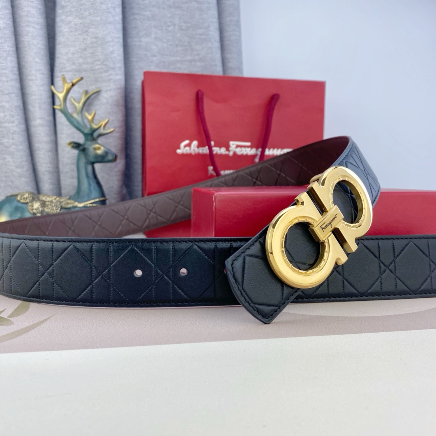 菲拉格慕💕 特种皮腰带系列 ，原厂五金精品不锈钢扣，手感柔软舒适 宽3.8CM。