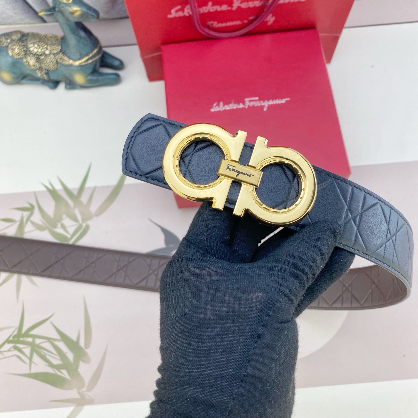 菲拉格慕💕 特种皮腰带系列 ，原厂五金精品不锈钢扣，手感柔软舒适 宽3.8CM。