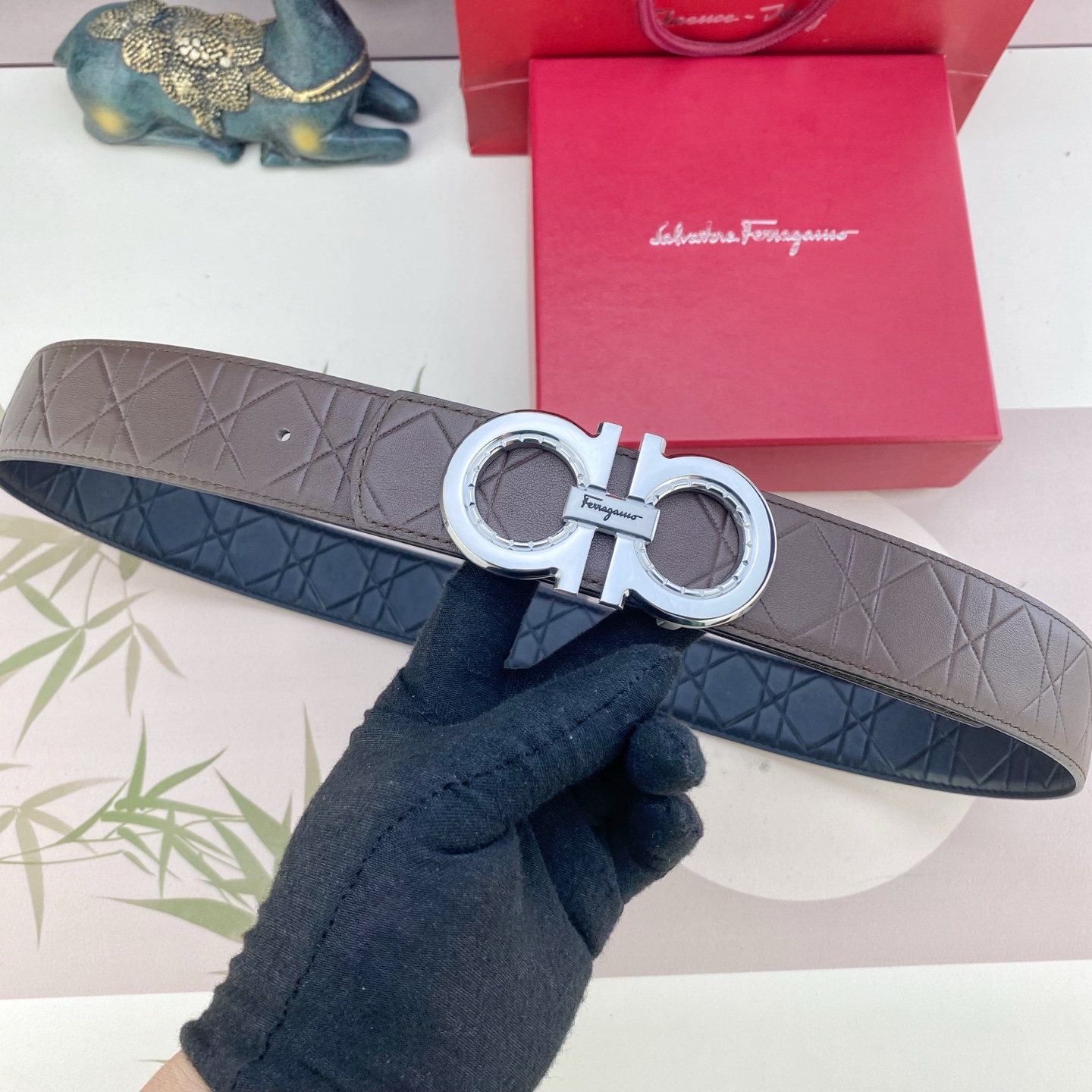 菲拉格慕💕 特种皮腰带系列 ，原厂五金精品不锈钢扣，手感柔软舒适 宽3.8CM。