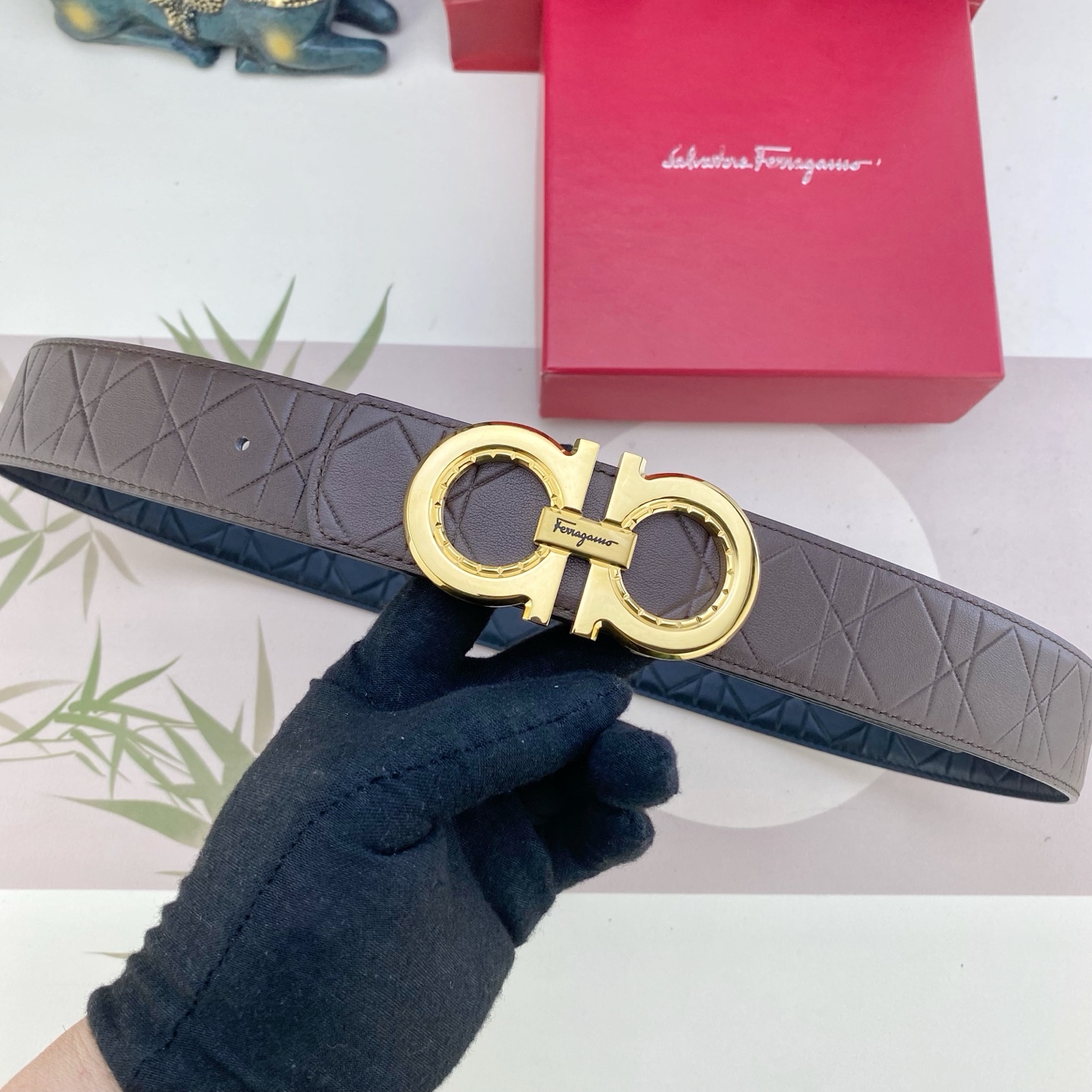 菲拉格慕💕 特种皮腰带系列 ，原厂五金精品不锈钢扣，手感柔软舒适 宽3.8CM。