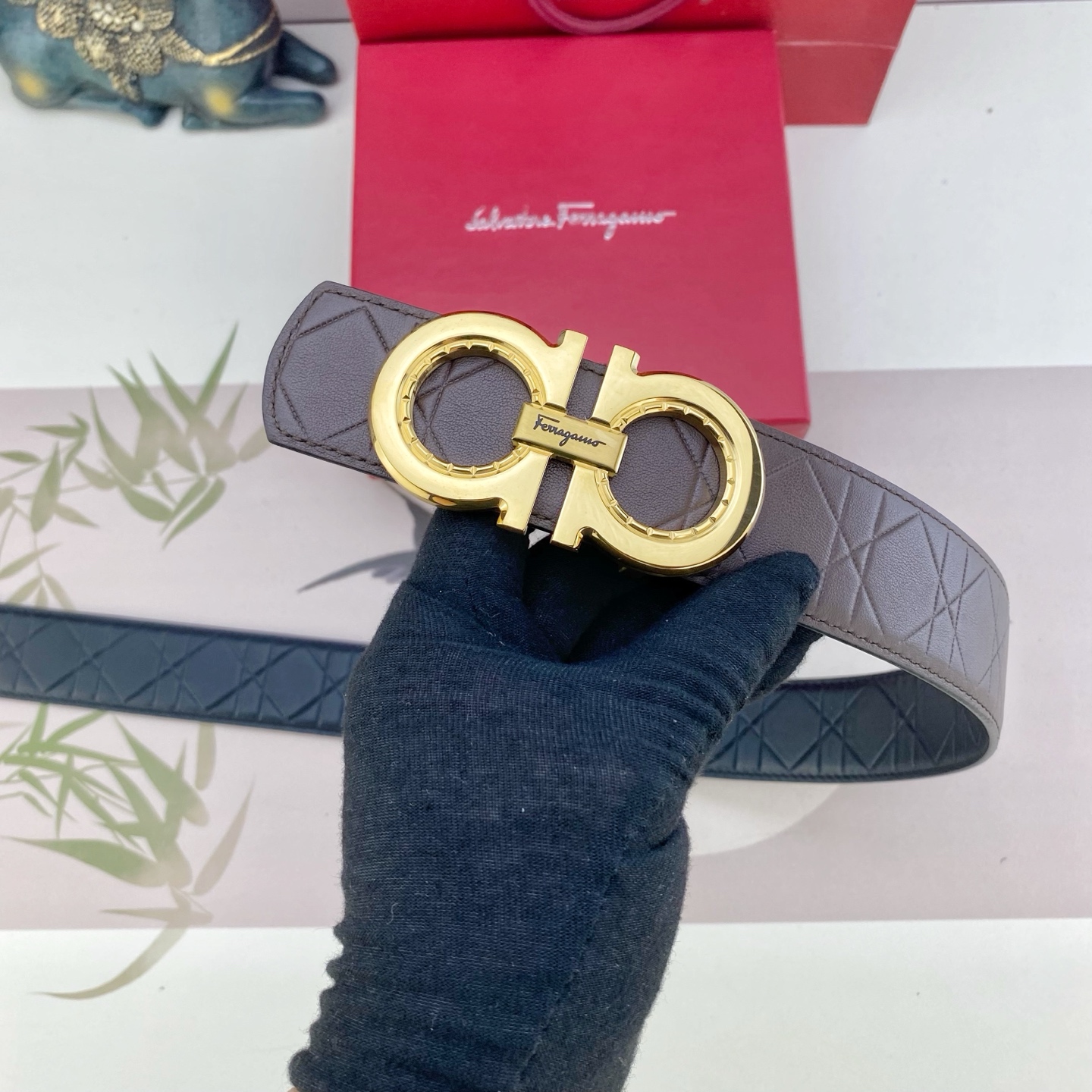 菲拉格慕💕 特种皮腰带系列 ，原厂五金精品不锈钢扣，手感柔软舒适 宽3.8CM。