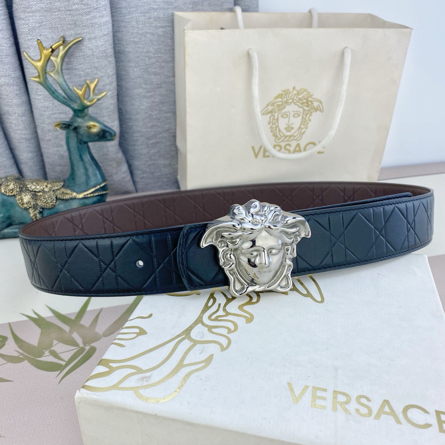 范思哲💕 特种皮腰带系列 ，原厂五金精品不锈钢扣，手感柔软舒适 宽3.8CM。